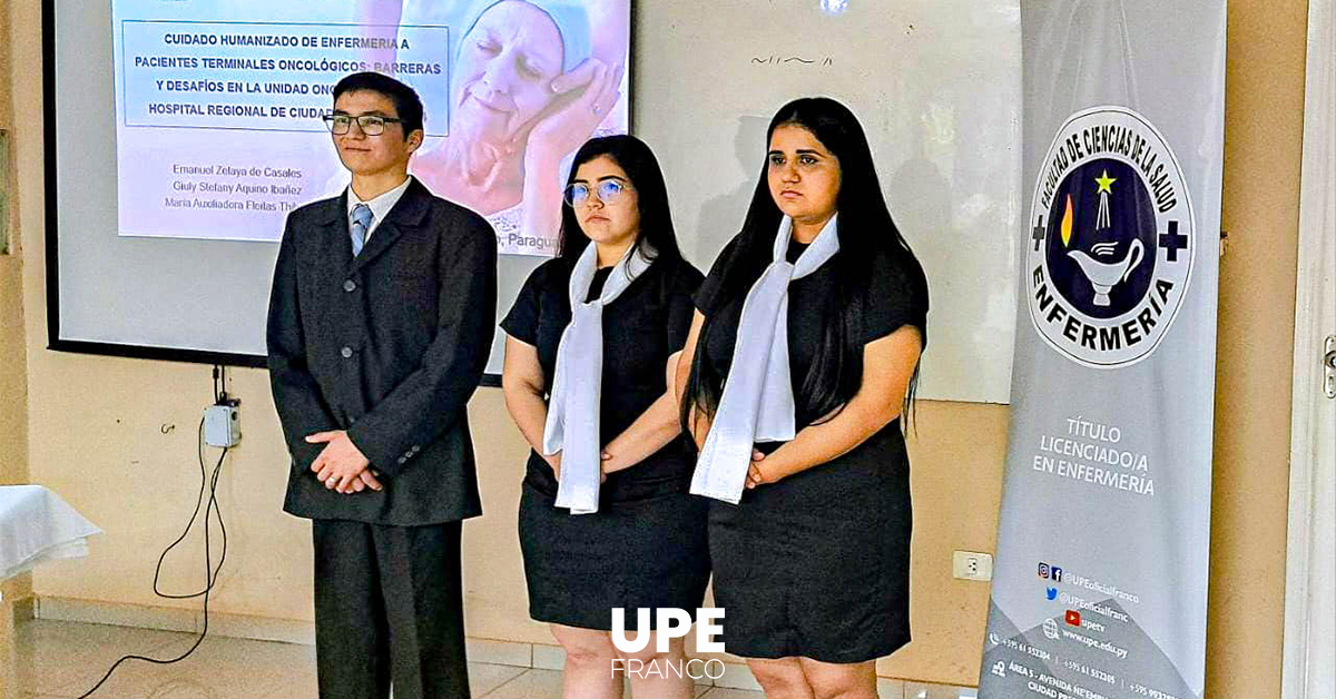 Defensa de TFG en Enfermería: Egresados de UPE Abordan Cuidado Humanizado en Oncología