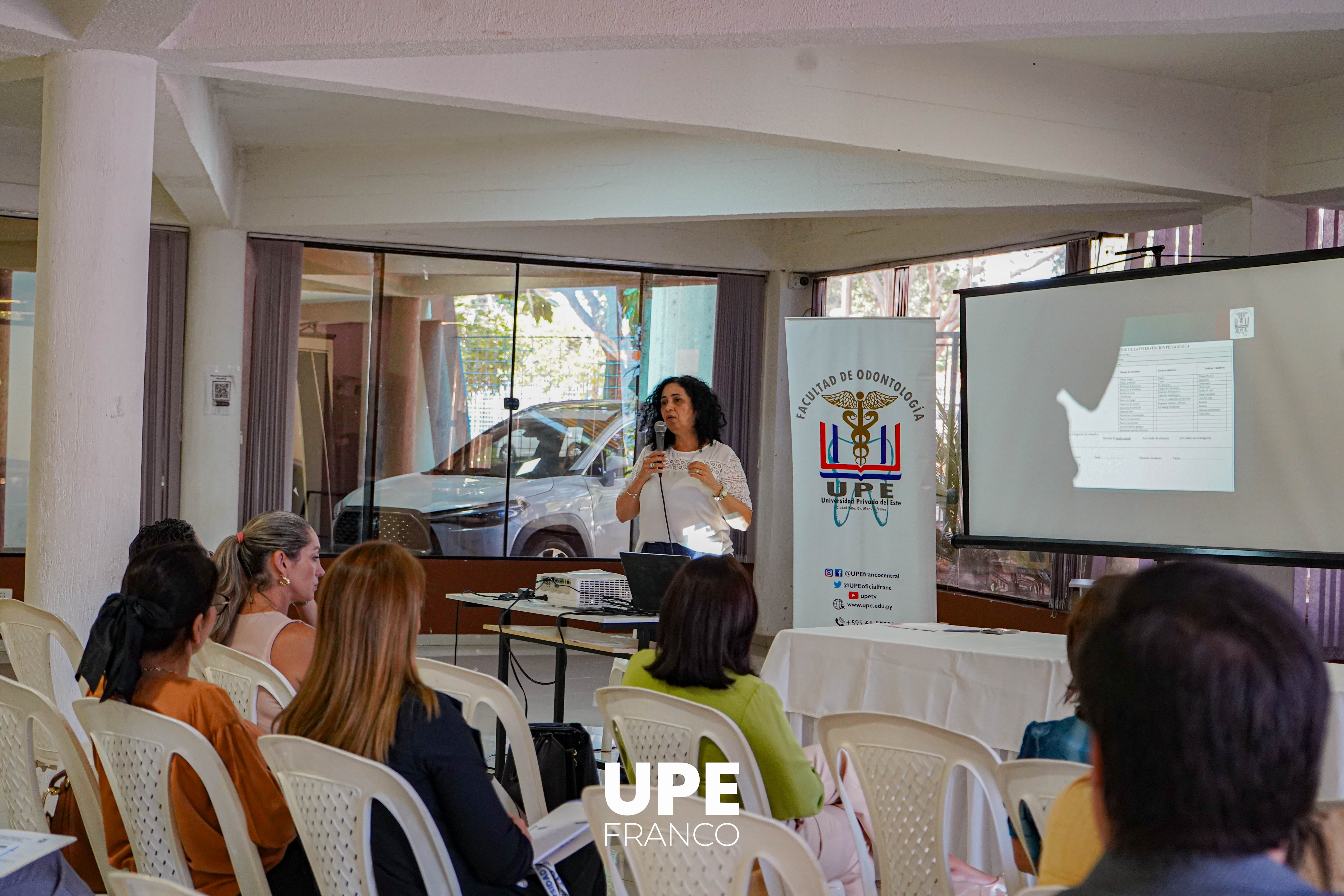 Claustro Docente 2025: Docentes de Odontología UPE se reúnen para potenciar la educación en 2025