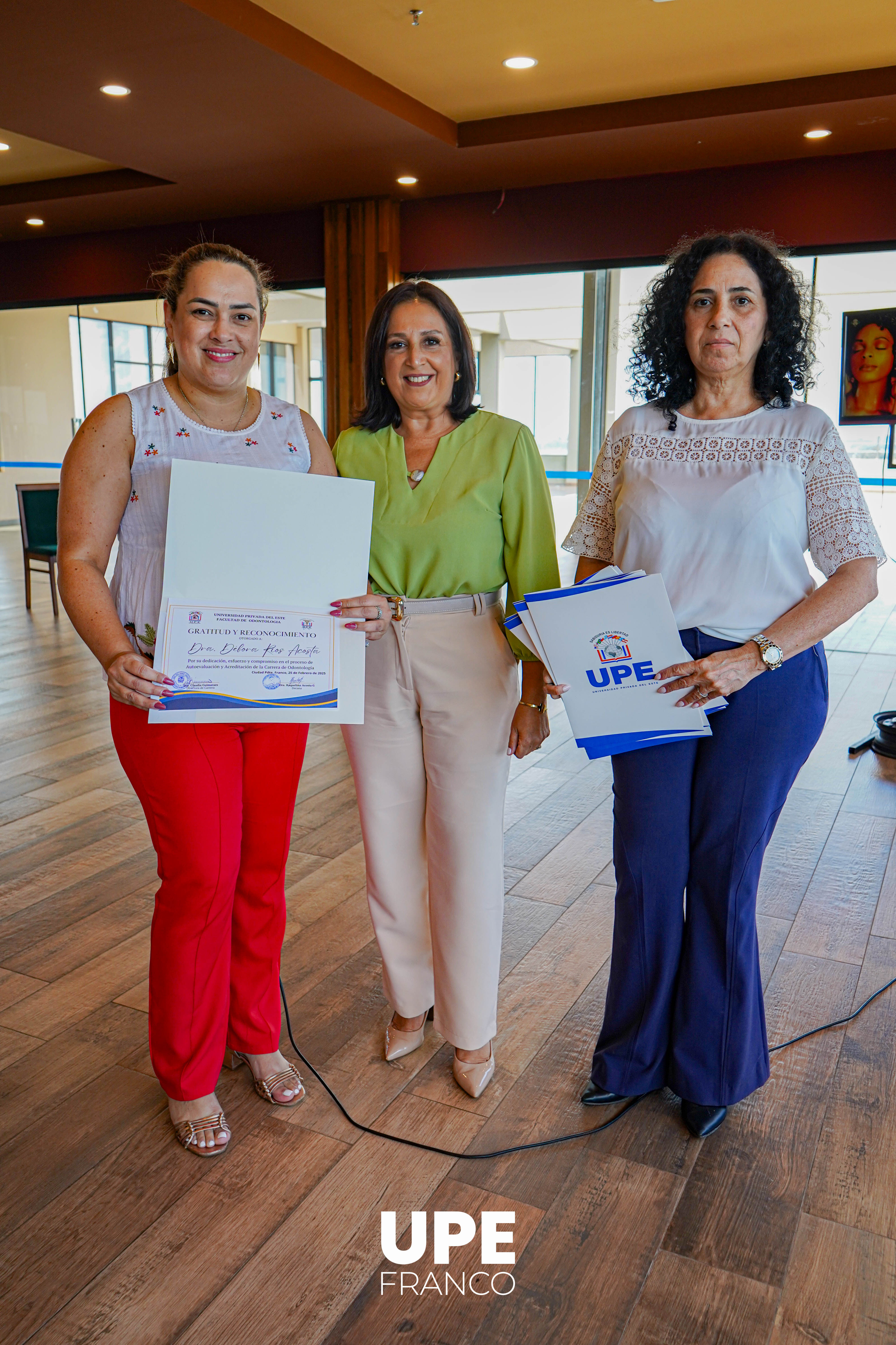 Claustro Docente 2025: Docentes de Odontología UPE se reúnen para potenciar la educación en 2025