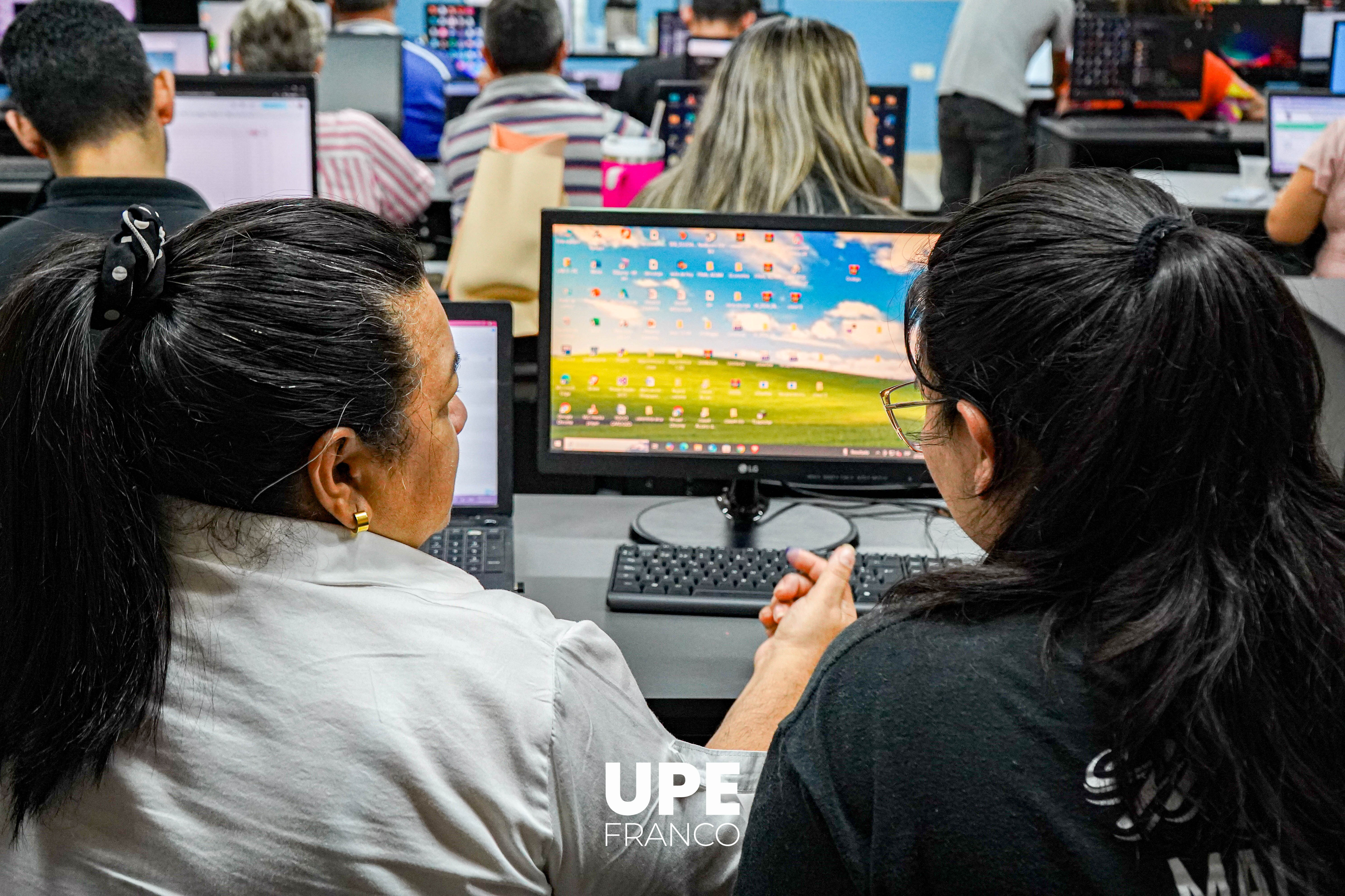 Culmina con éxito la capacitación en Herramientas Informáticas para la Educación