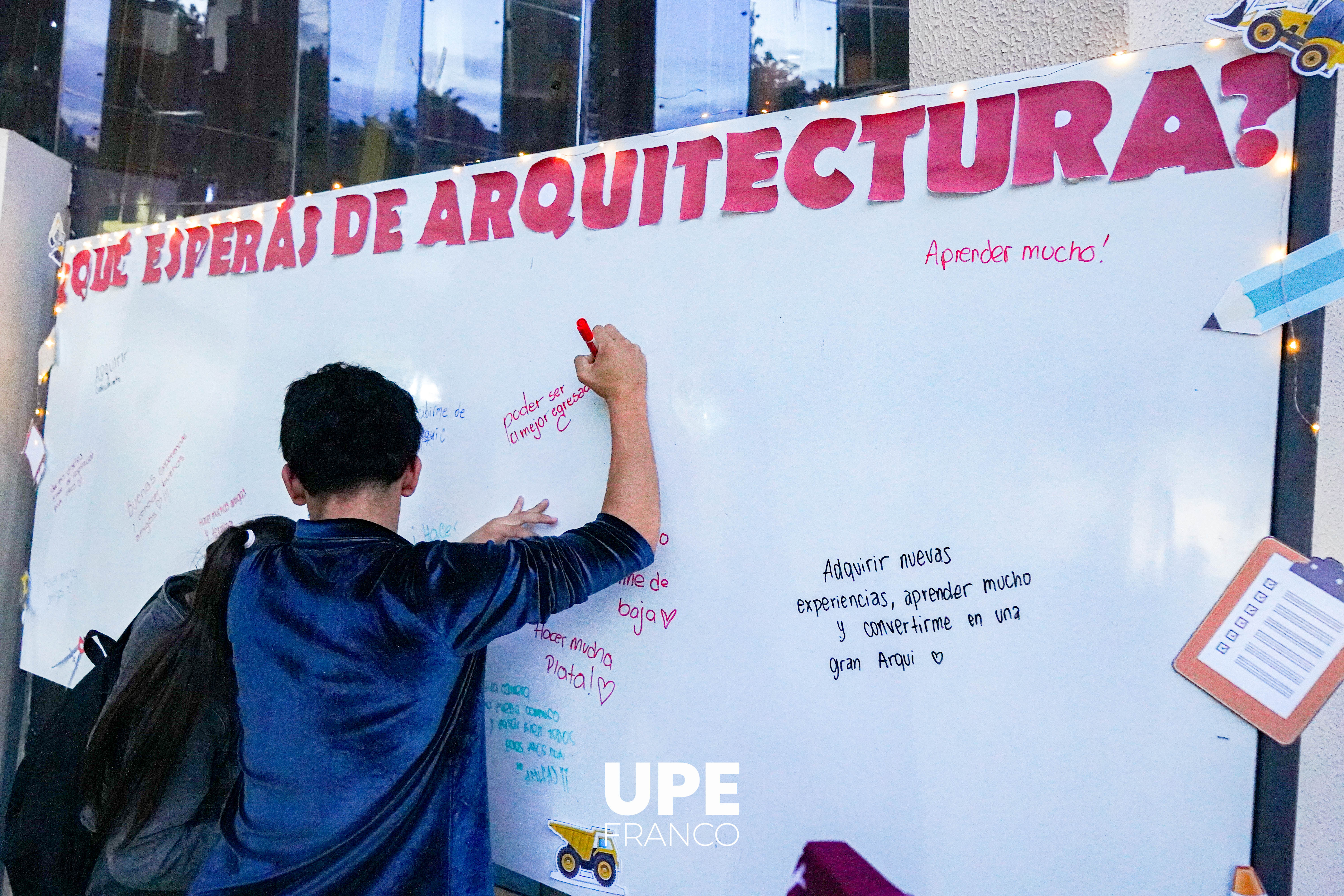 Bienvenida a los nuevos estudiantes de Arquitectura y Urbanismo: Año Lectivo 2025