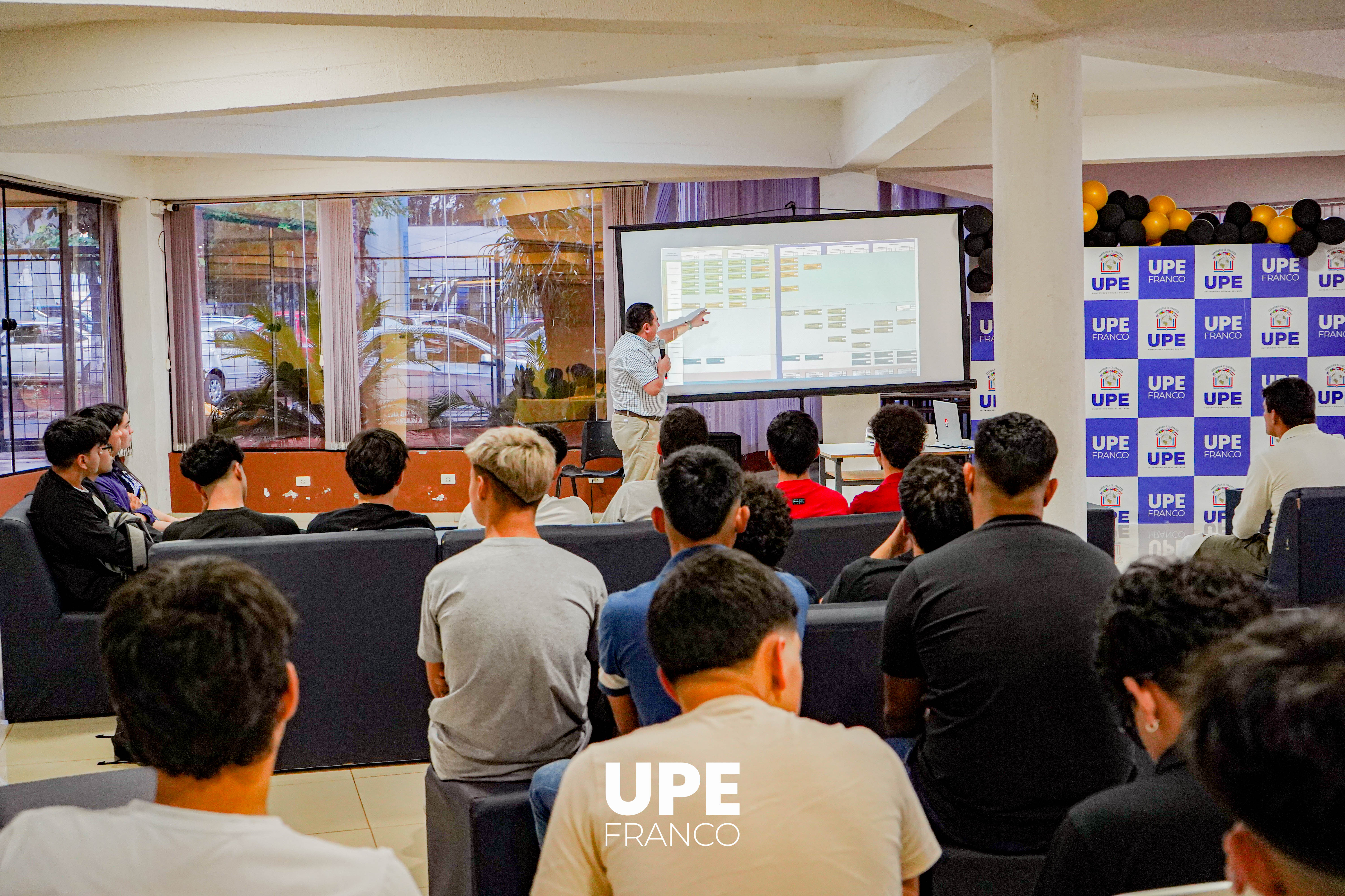 Jornada de Inducción: UPE Franco recibe a sus nuevos estudiantes de Ingeniería Electromecánica