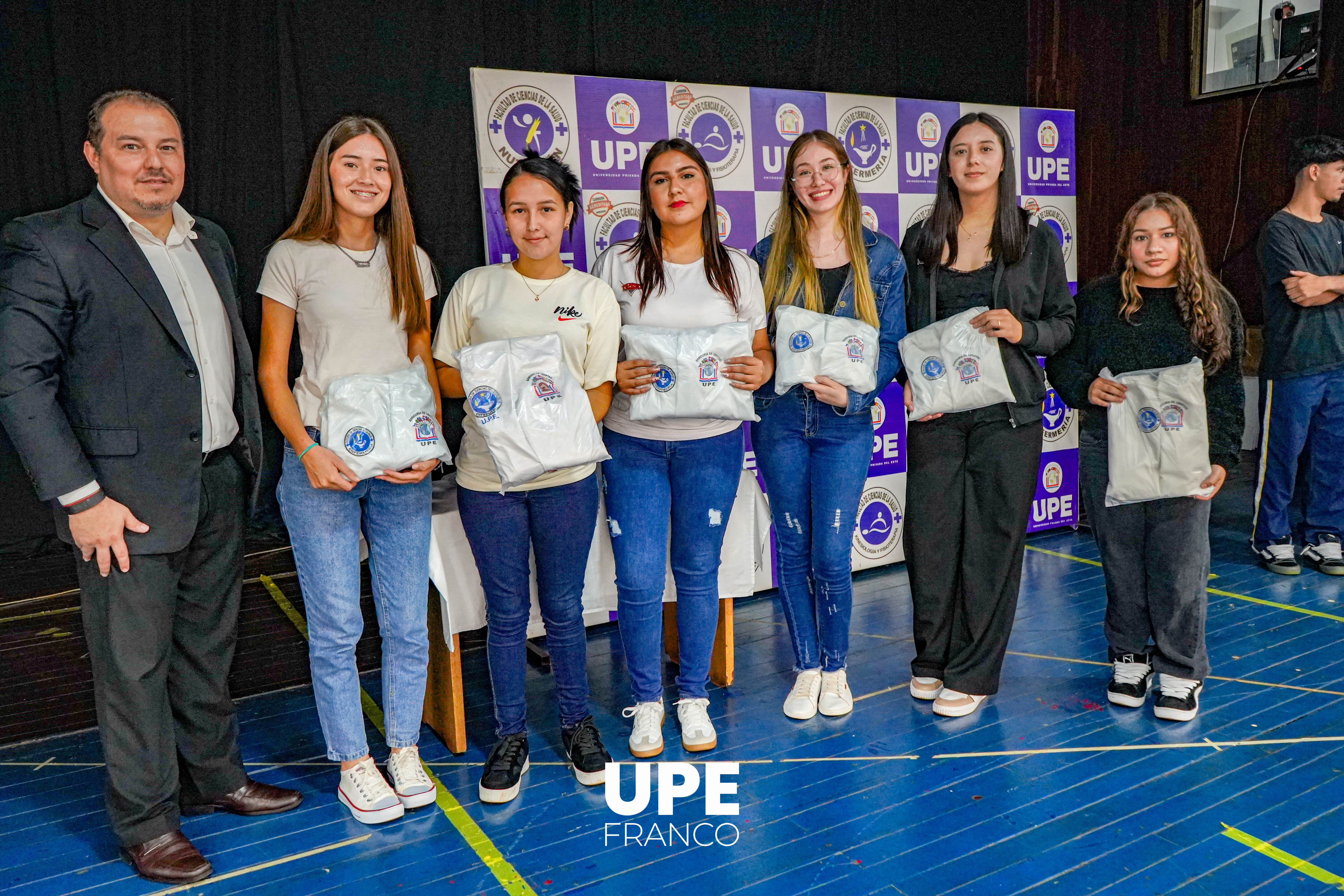 Ceremonia de inducción 2025: Estudiantes de Ciencias de la Salud inician su formación