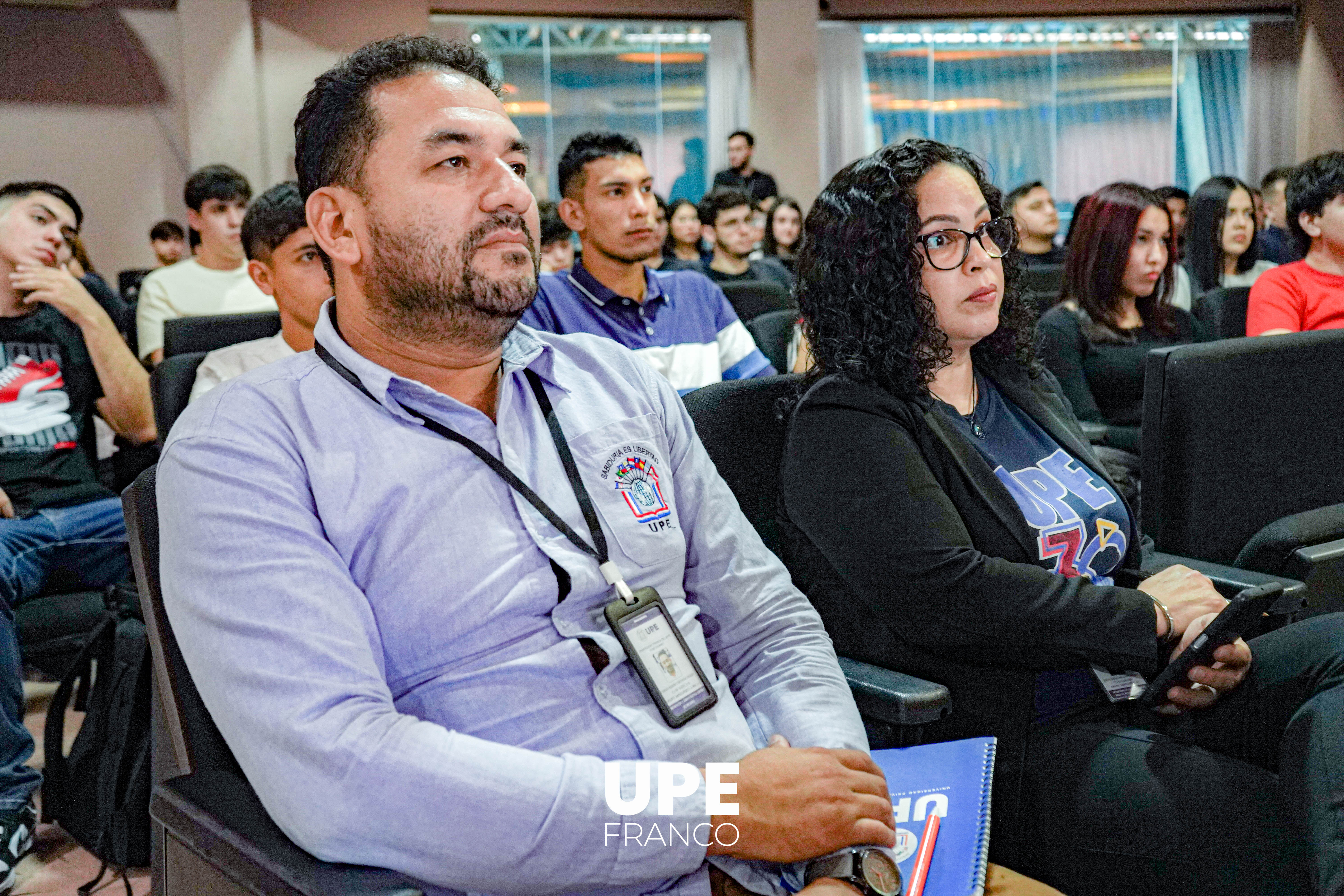 Facultad de Ciencias Administrativas y Contables Recibe a sus Nuevos Estudiantes