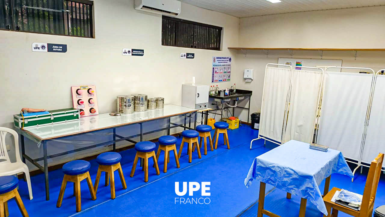 Estudiantes de Kinesiología y Fisioterapia desarrollan prácticas de fisiopatología: Aprendizaje en acción