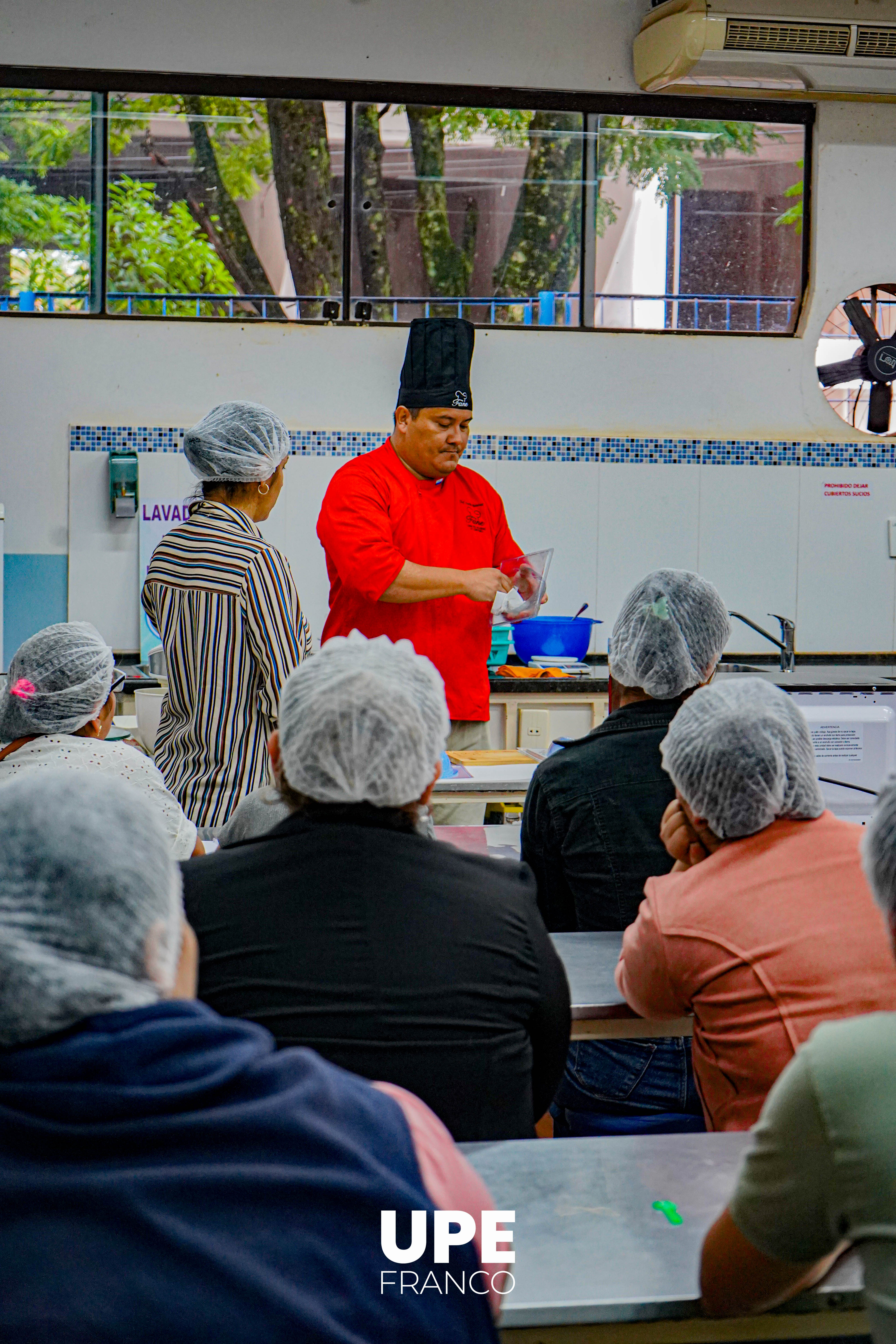 Concluye curso de galletitas y huevos de Pascua en la UPE Franco