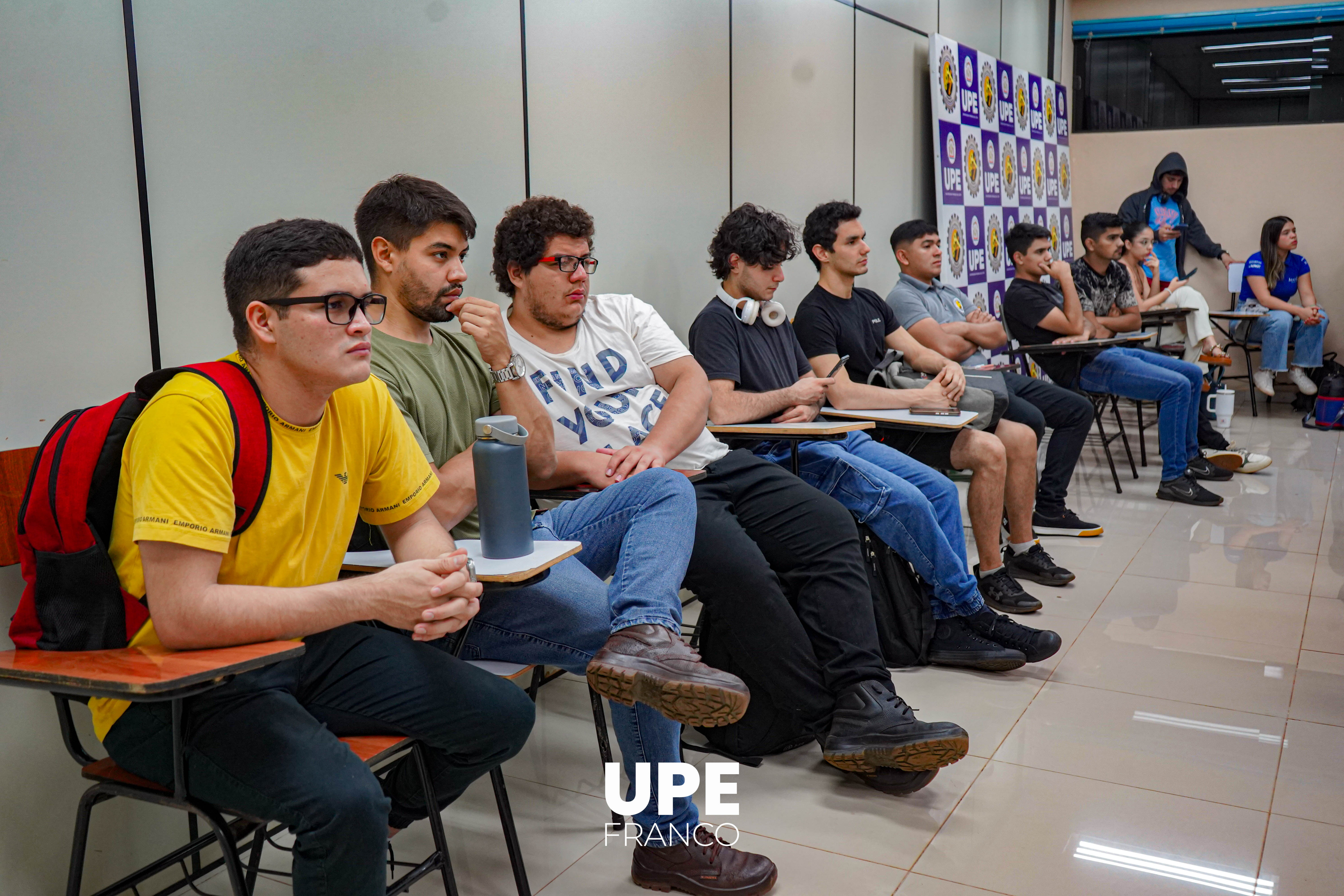 Estudiantes de Ingeniería Electromecánica reciben capacitación sobre matriculación en ANDE