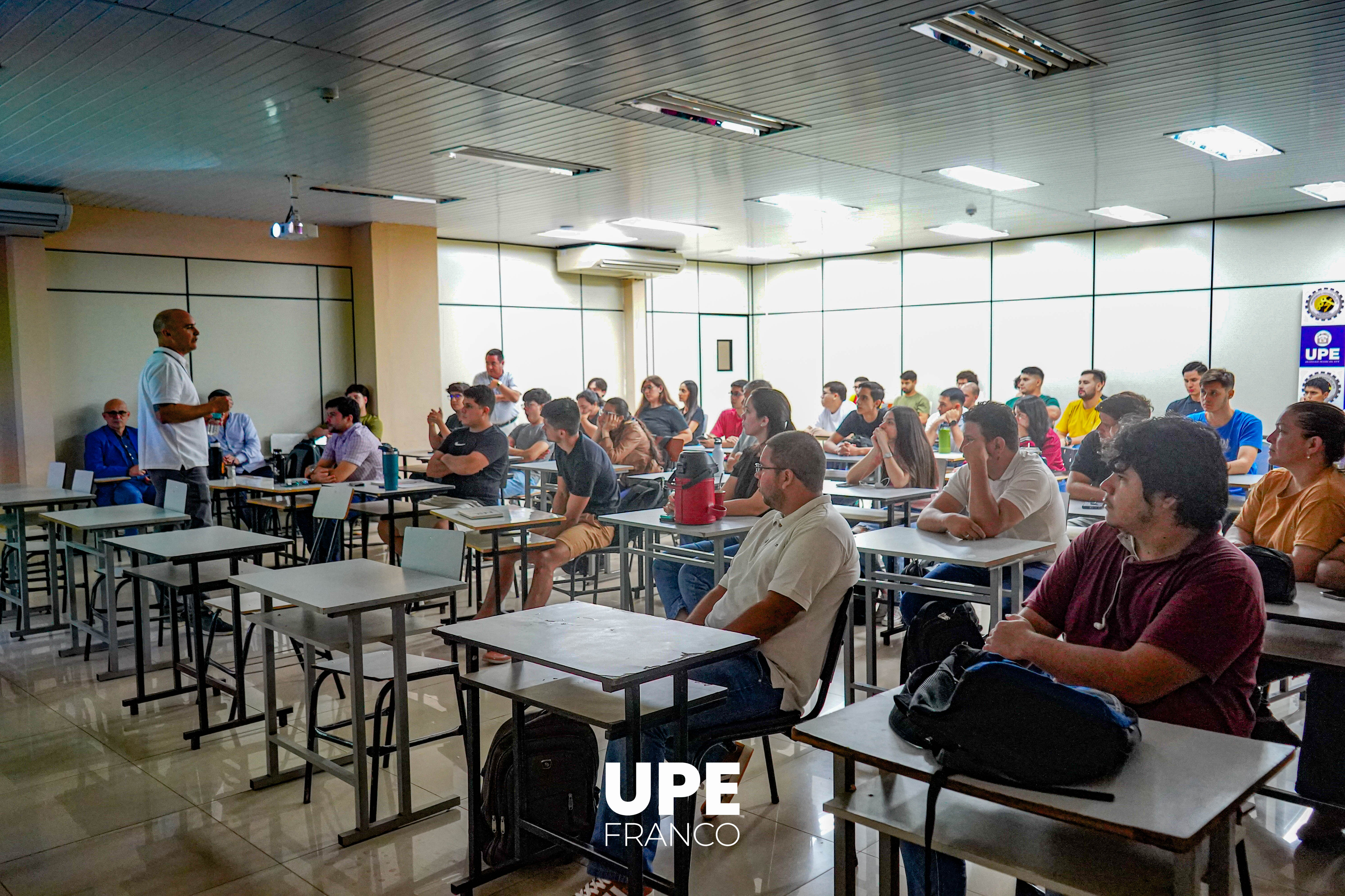 Estudiantes de Ingeniería Electromecánica reciben capacitación sobre matriculación en ANDE
