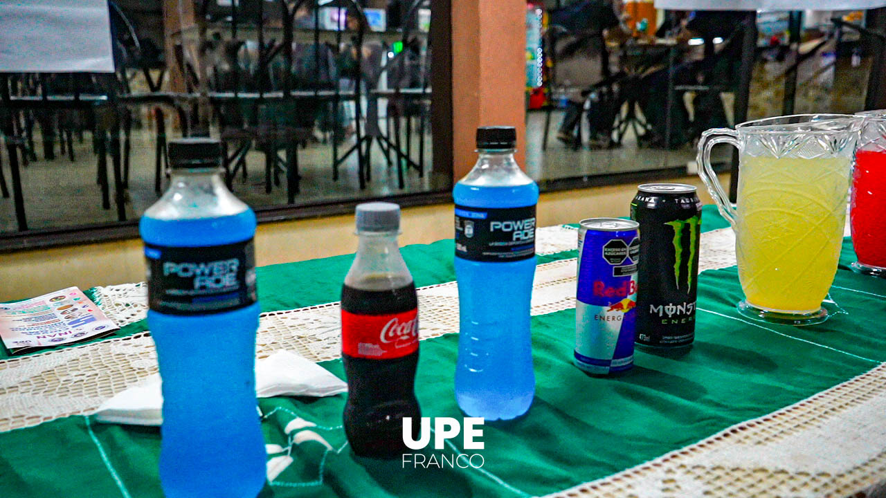 Estudiantes de Nutrición promueven el consumo responsable de bebidas deportivas