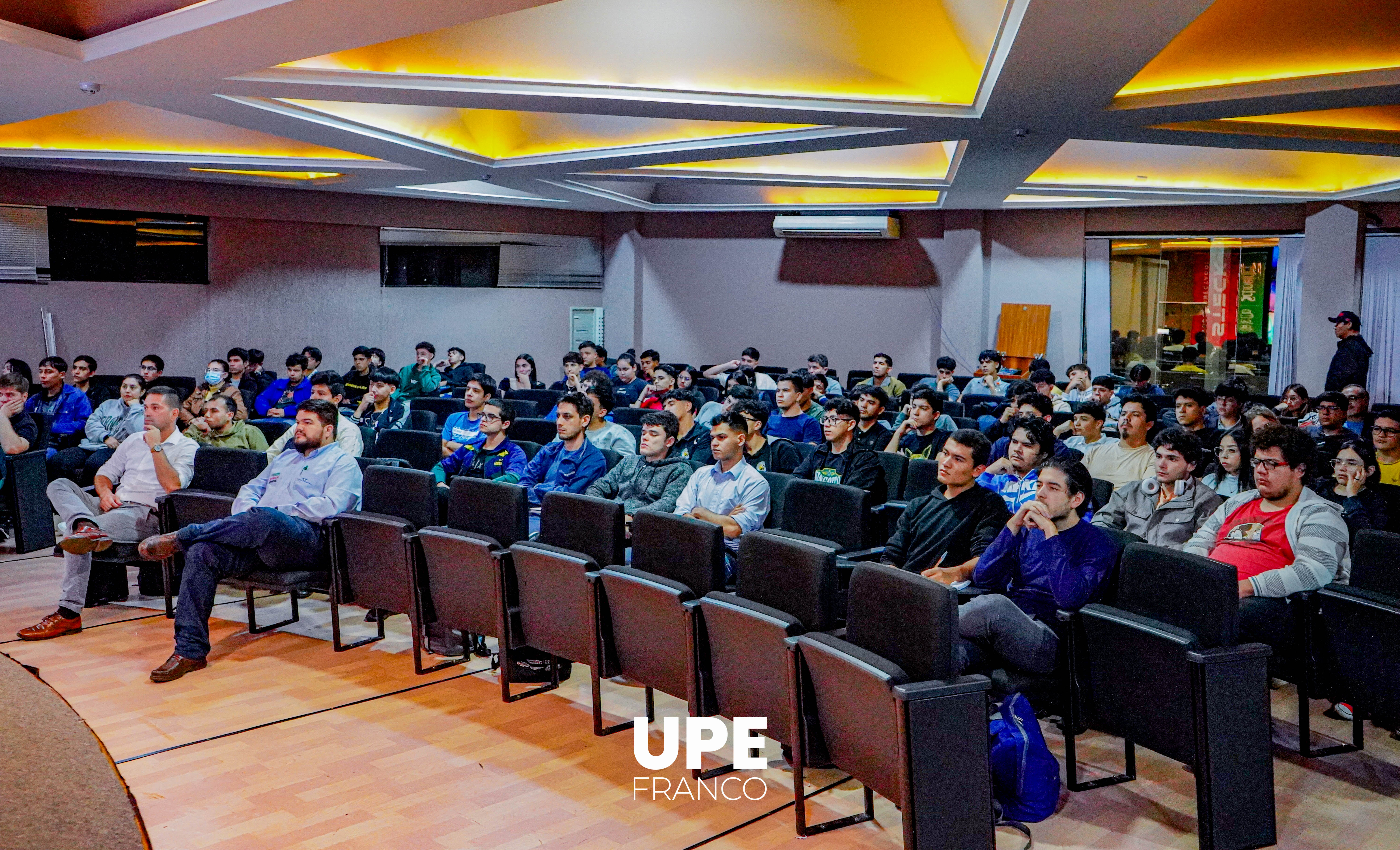 Concluye Charla sobre Automatismo Industrial: Jornada Informativa en UPE FRANCO