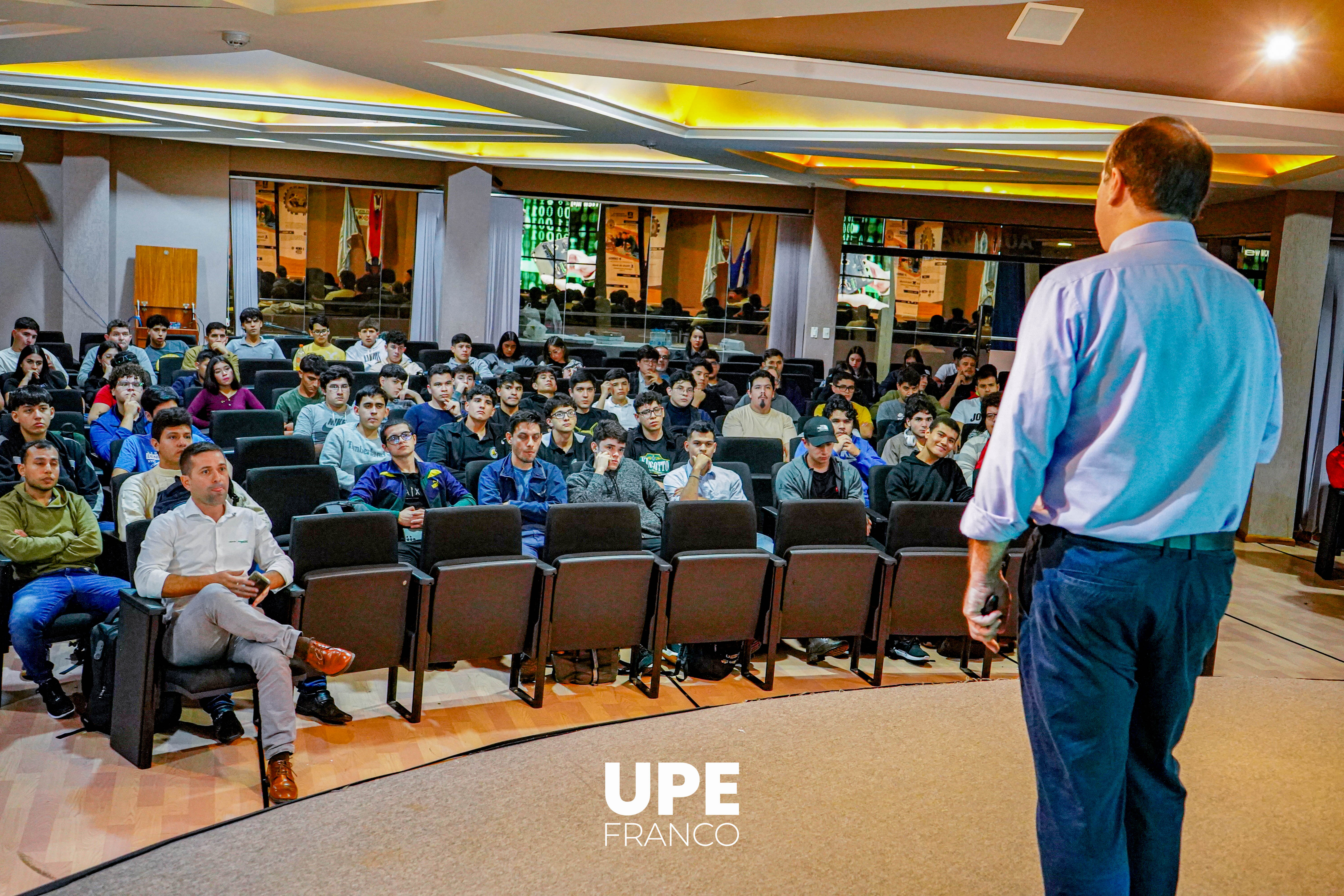 Concluye Charla sobre Automatismo Industrial: Jornada Informativa en UPE FRANCO