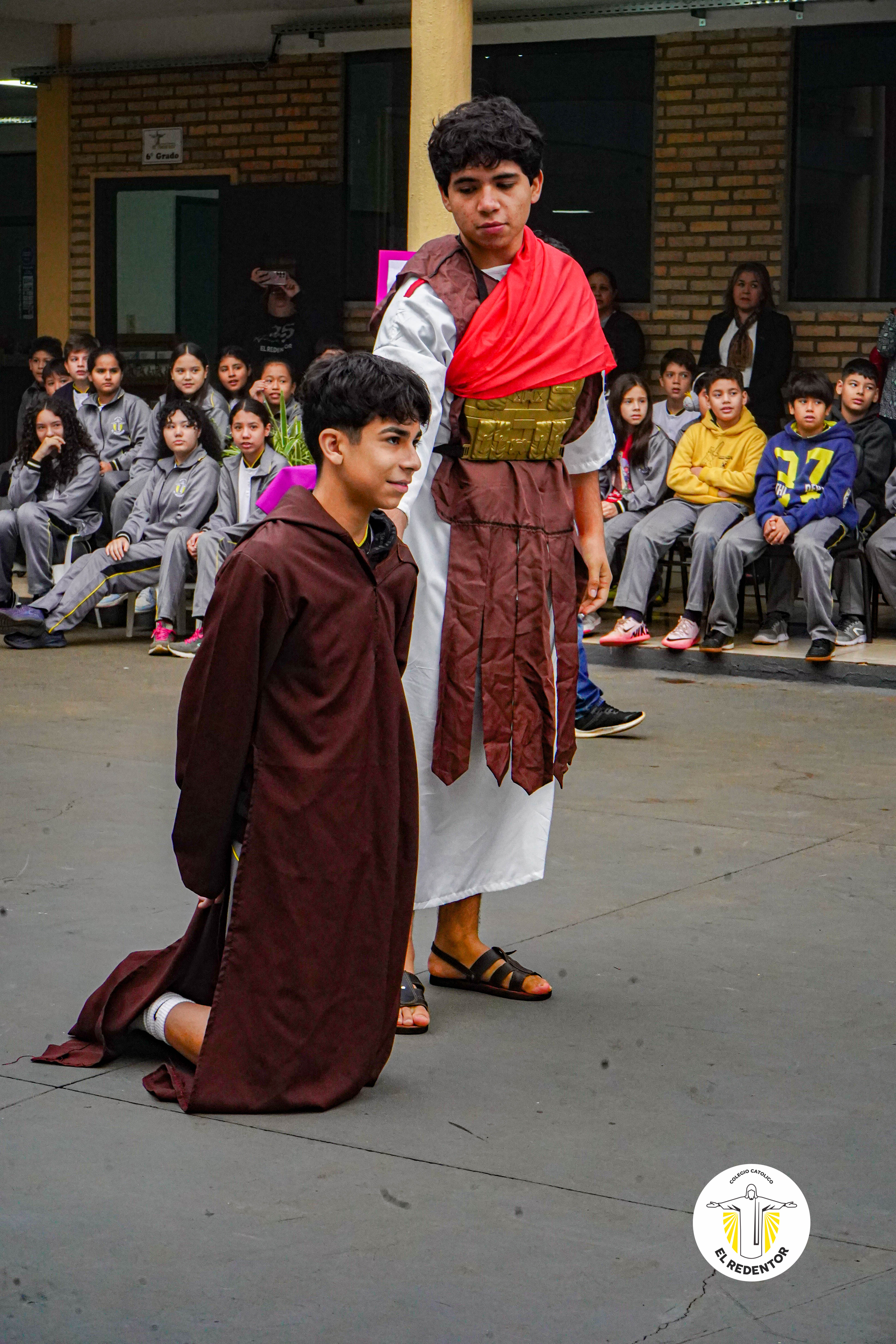 Vía Crucis en el Colegio Redentor: Fe, valores y enseñanzas de Semana Santa