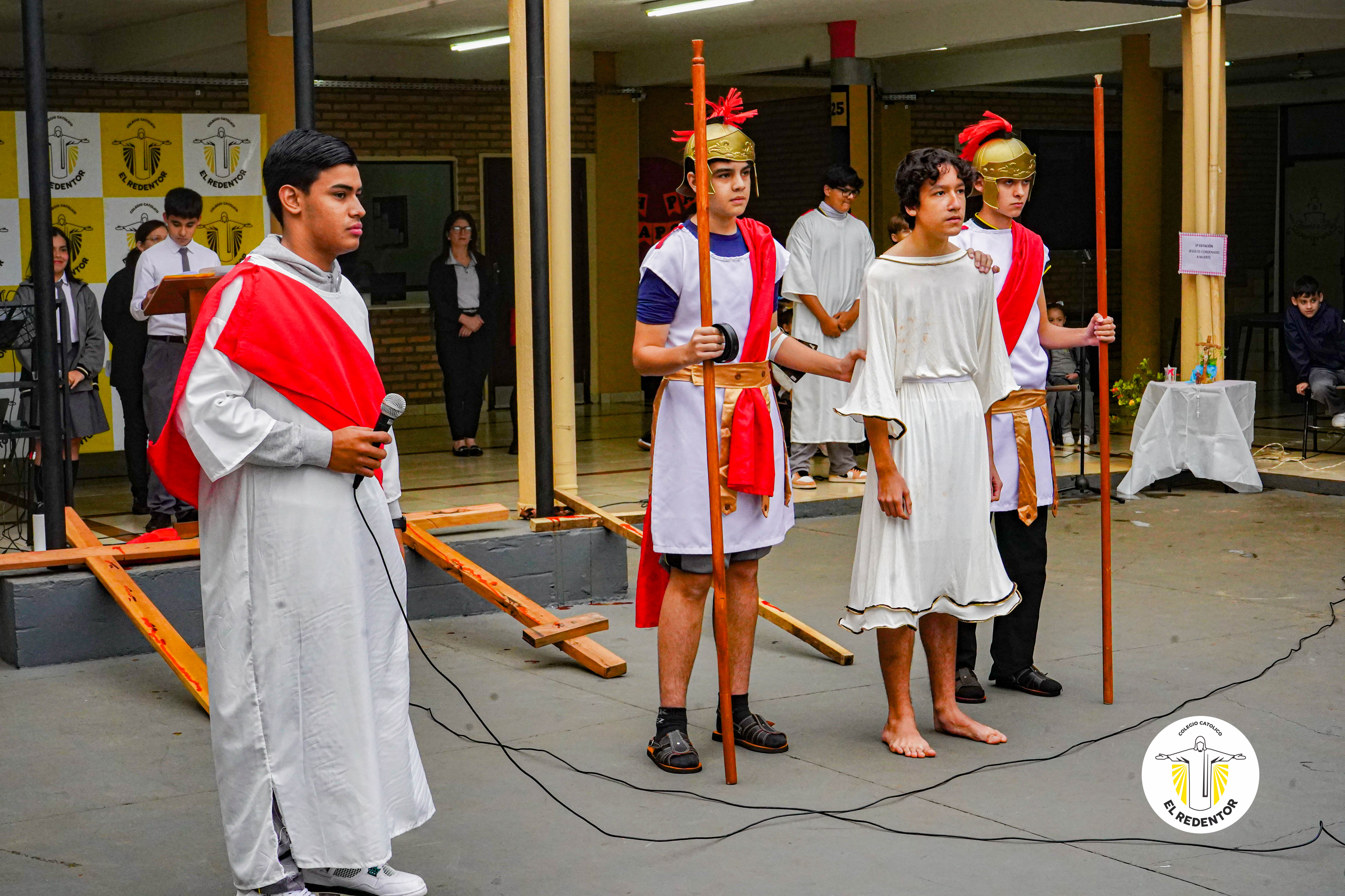 Vía Crucis en el Colegio Redentor: Fe, valores y enseñanzas de Semana Santa