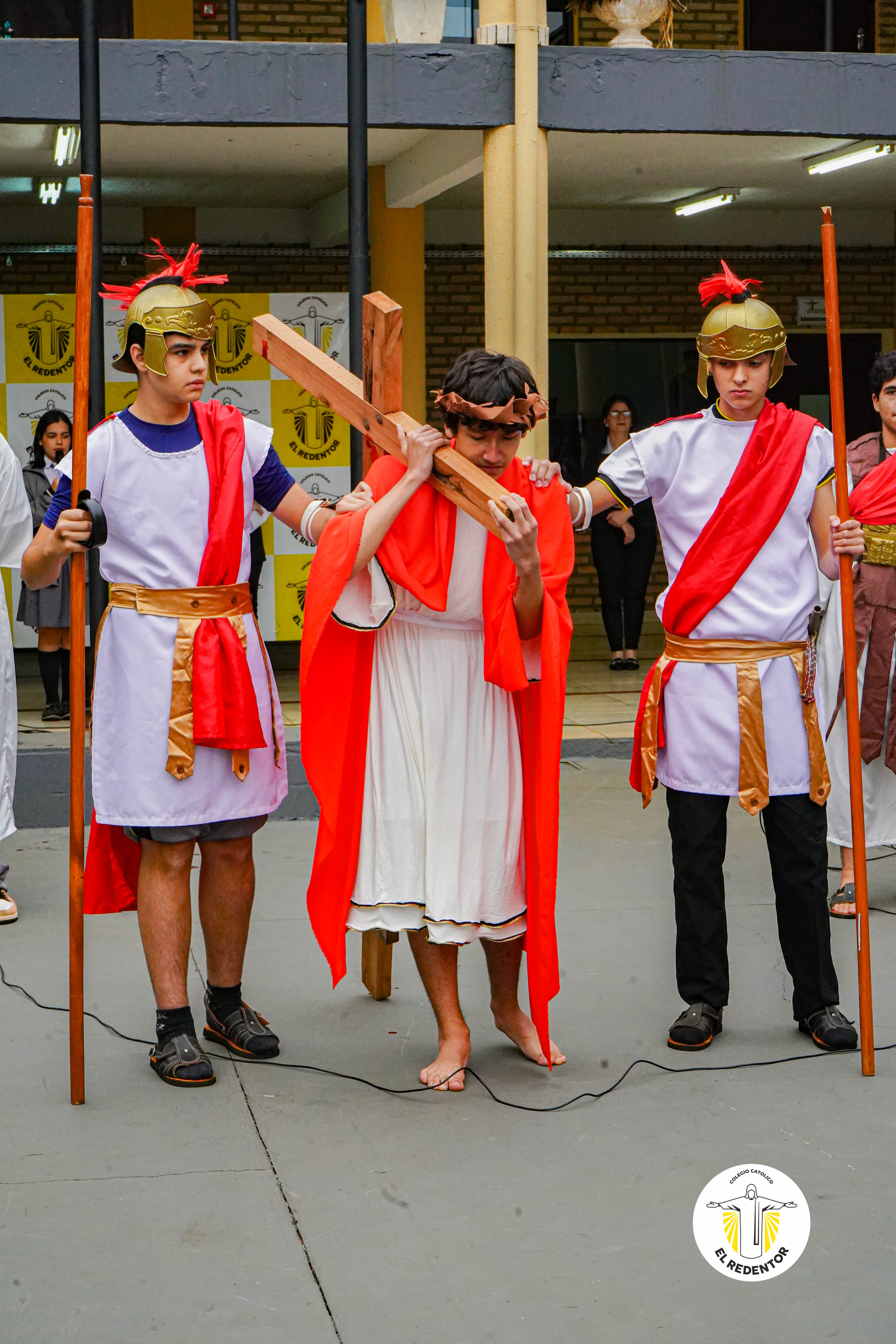 Vía Crucis en el Colegio Redentor: Fe, valores y enseñanzas de Semana Santa