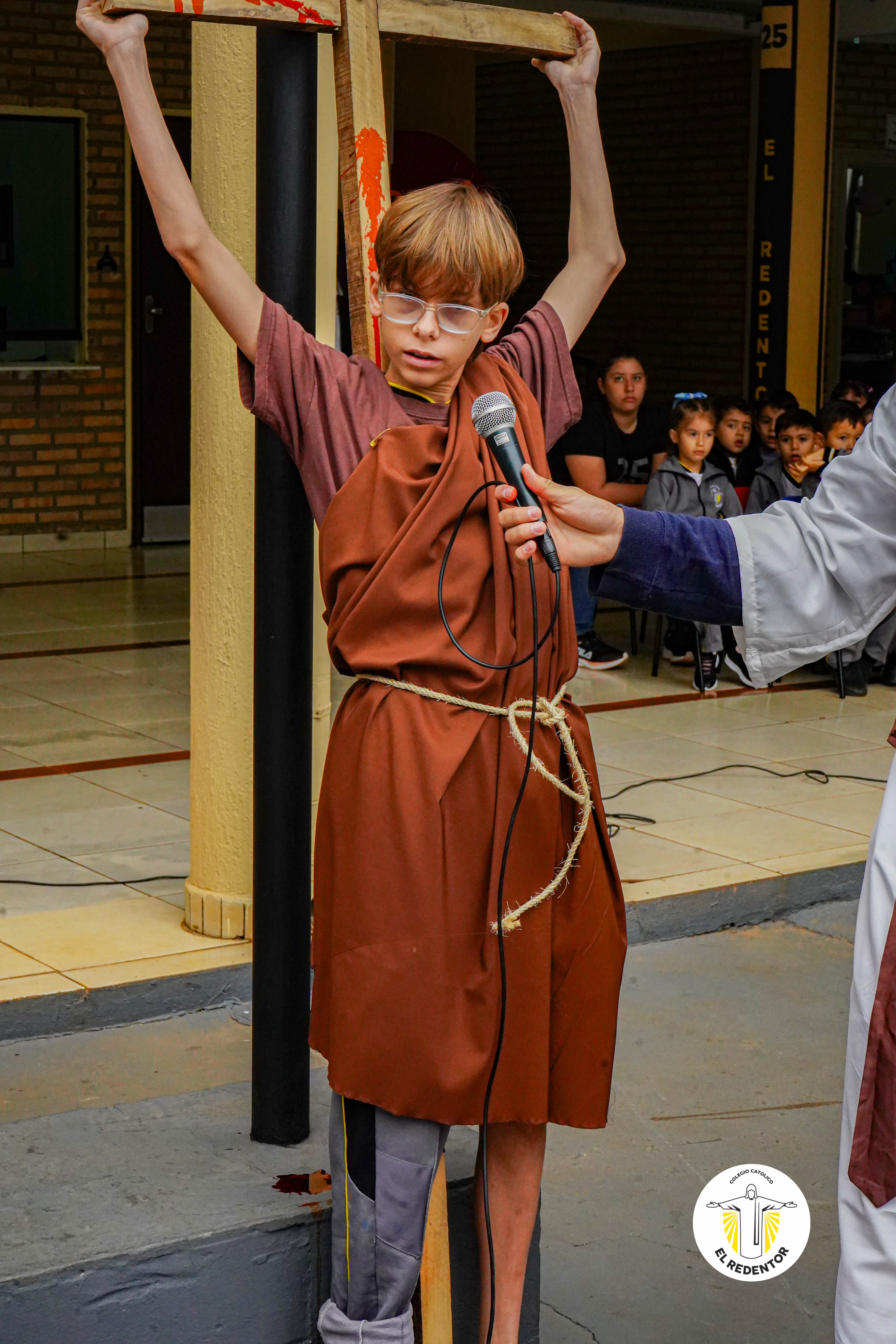 Vía Crucis en el Colegio Redentor: Fe, valores y enseñanzas de Semana Santa