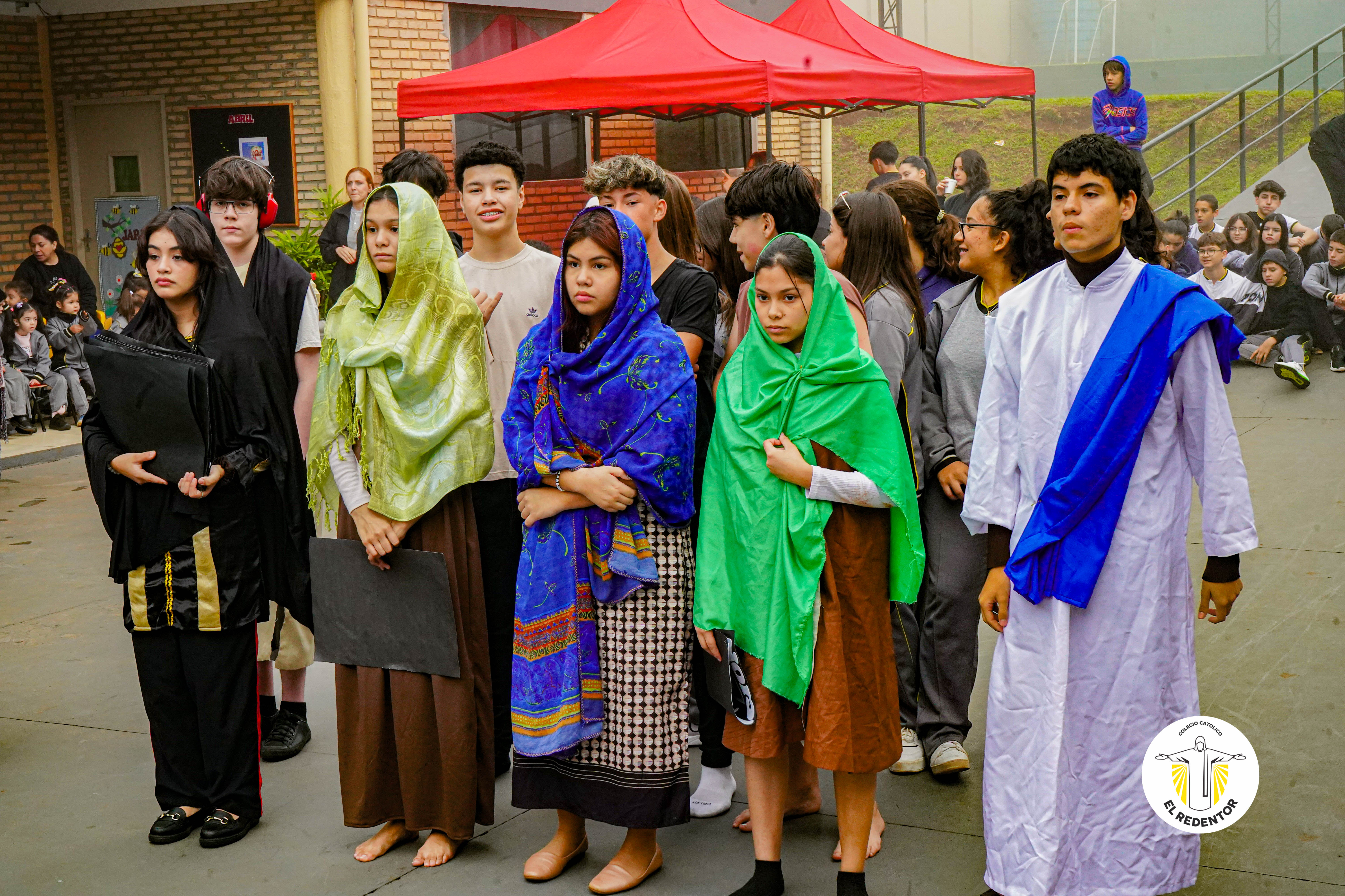 Vía Crucis en el Colegio Redentor: Fe, valores y enseñanzas de Semana Santa