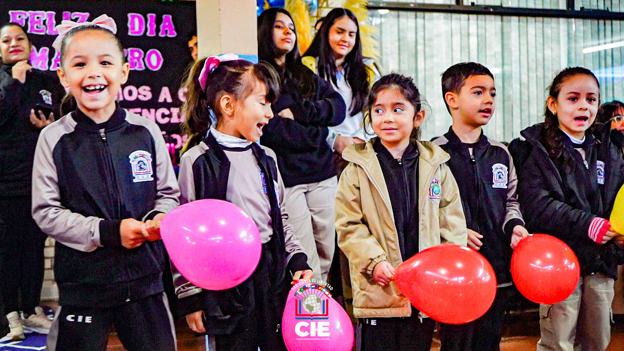 Acto de Homenaje por el Día del Maestro en el Colegio Intercontinental del Este