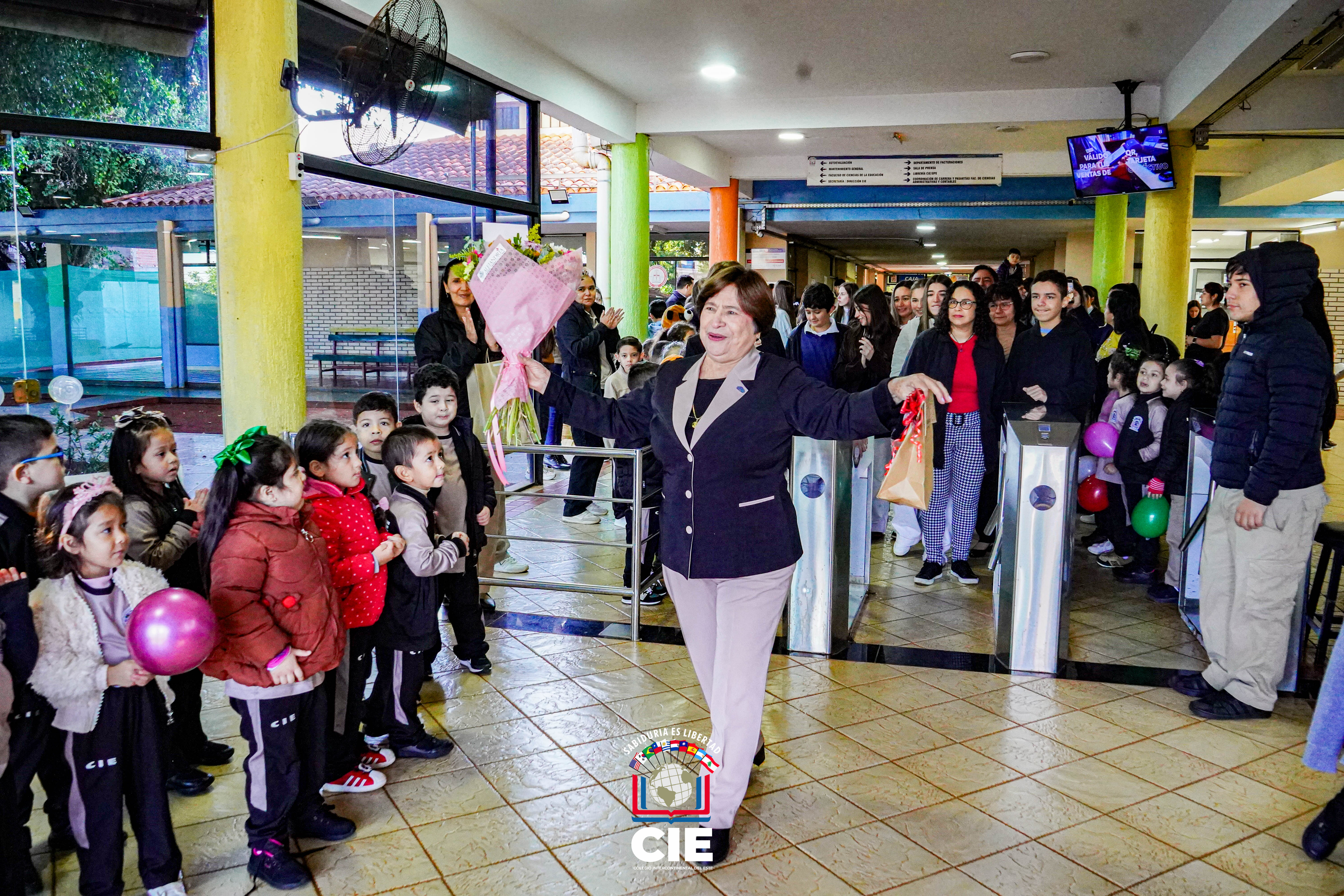 Acto de Homenaje por el Día del Maestro en el Colegio Intercontinental del Este