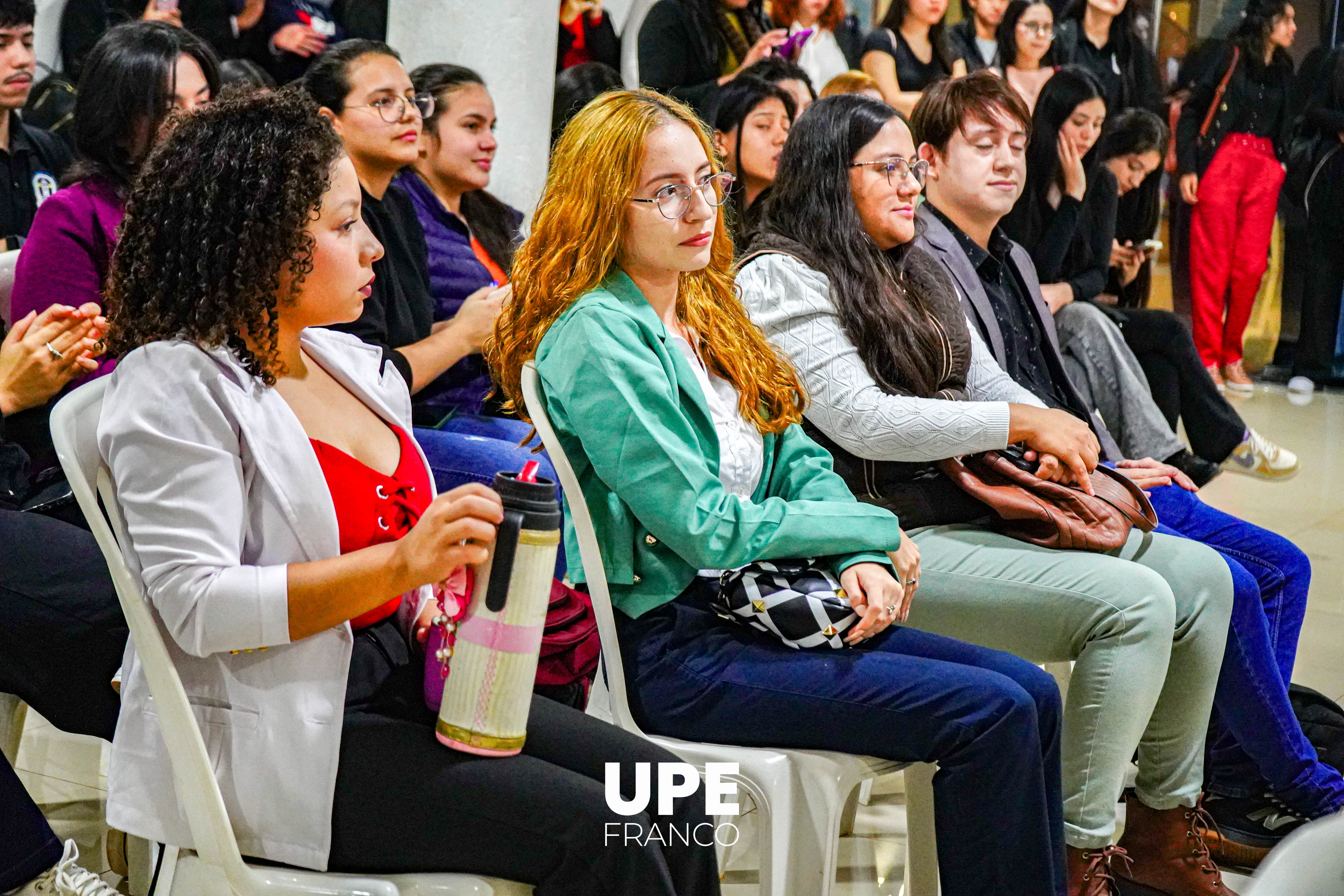 Homenaje al Maestro: Reconocimiento a docentes de Ciencias de la Educación