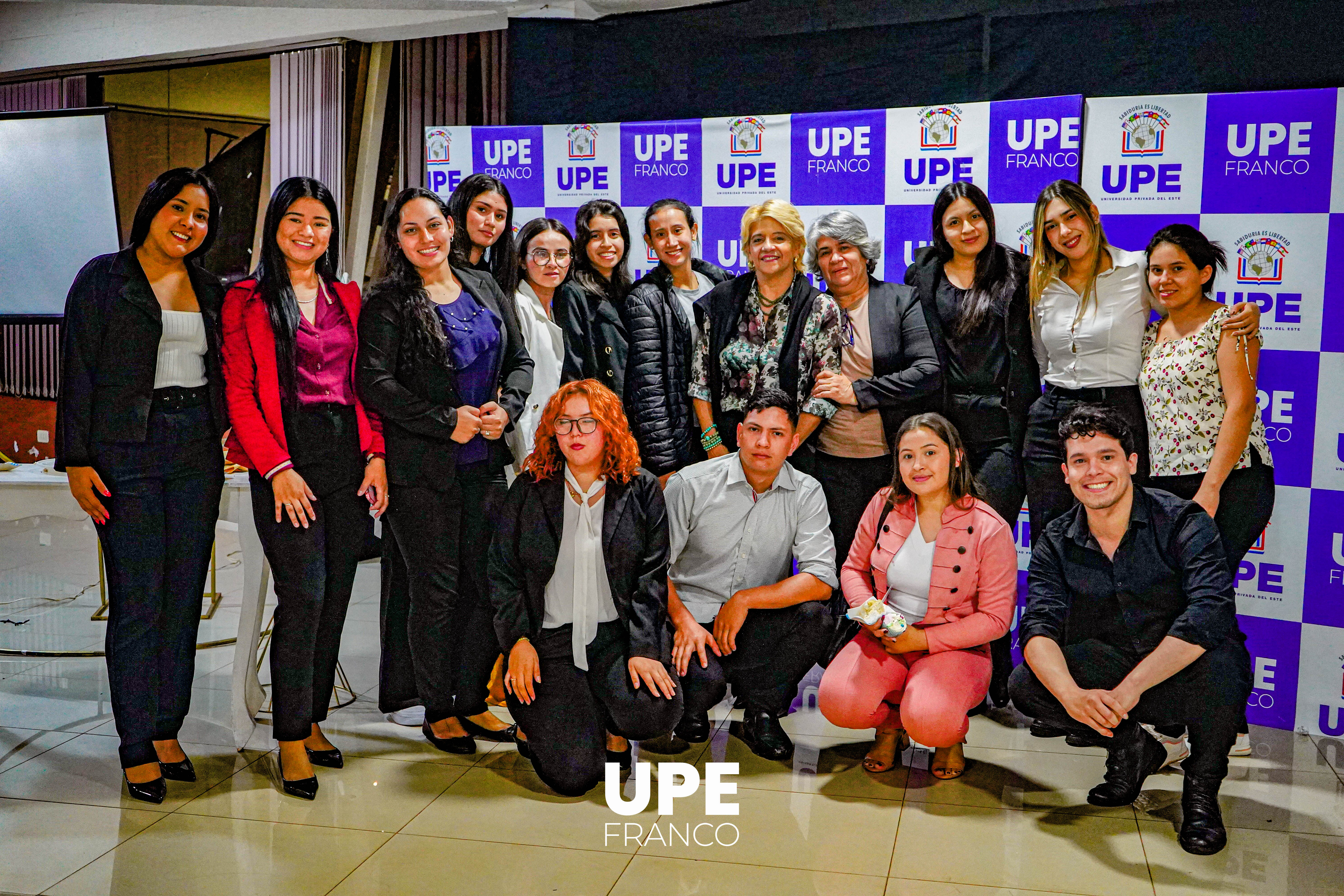 Homenaje al Maestro: Reconocimiento a docentes de Ciencias de la Educación