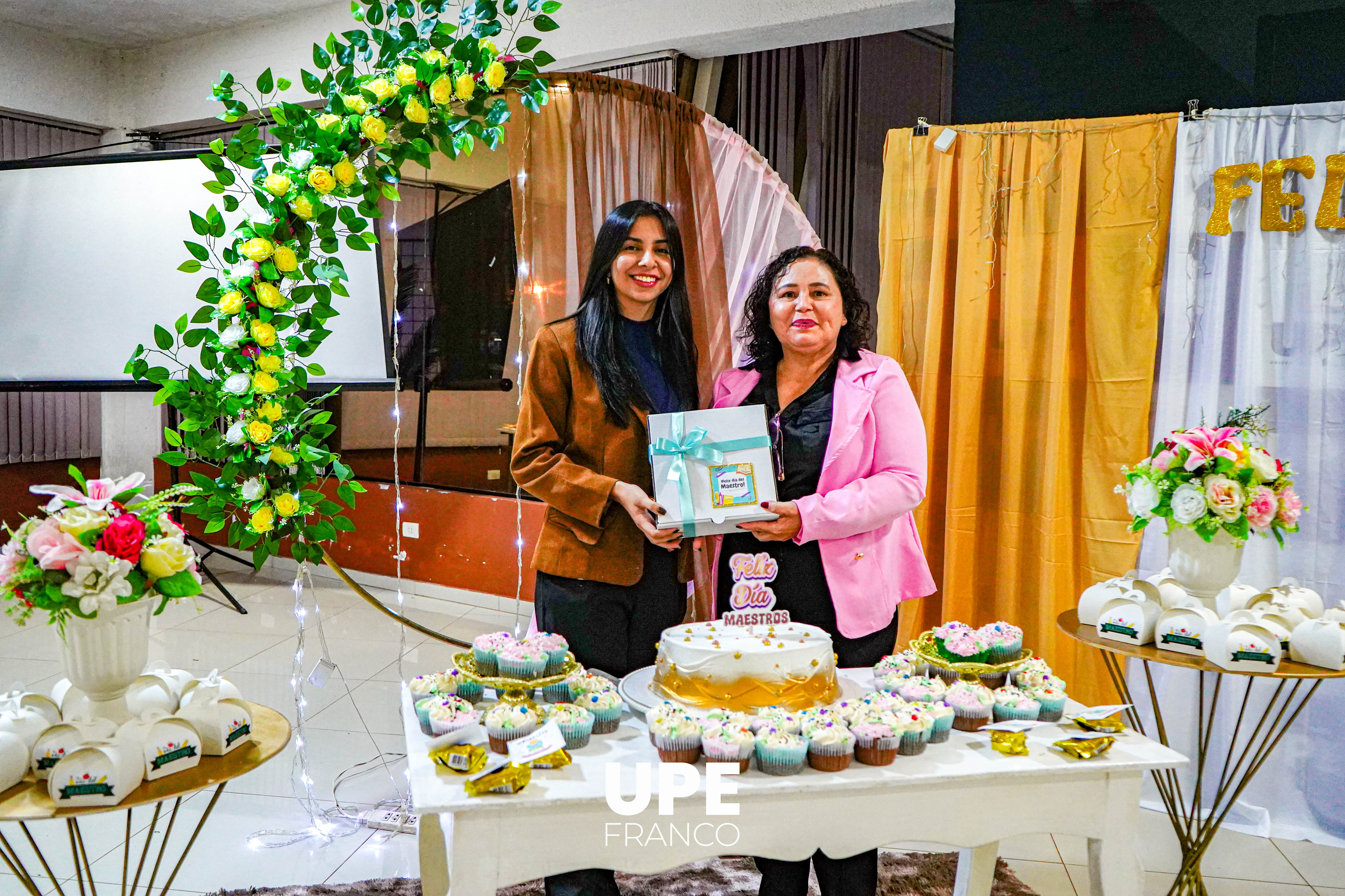 Homenaje al Maestro: Reconocimiento a docentes de Ciencias de la Educación