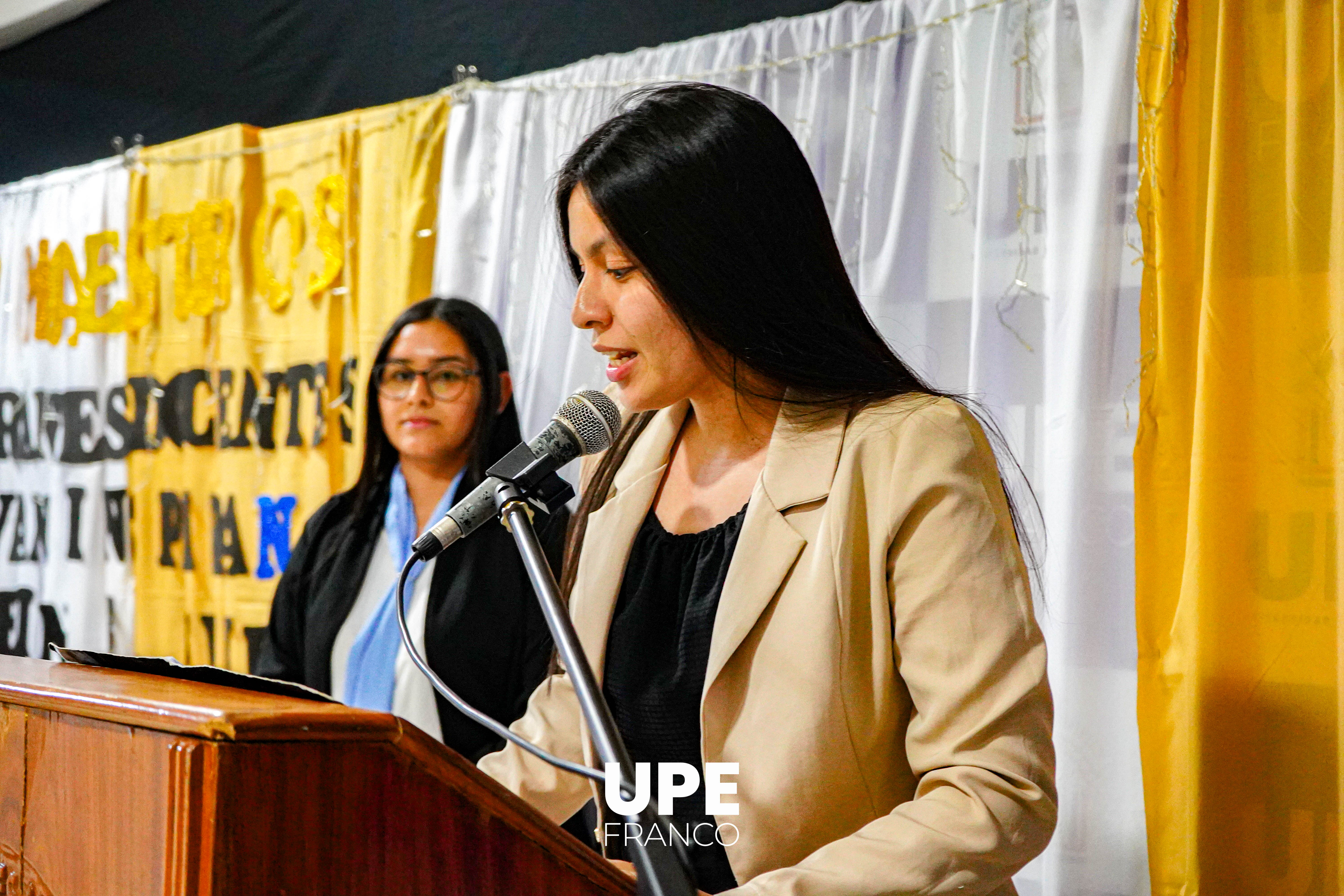 Homenaje al Maestro: Reconocimiento a docentes de Ciencias de la Educación