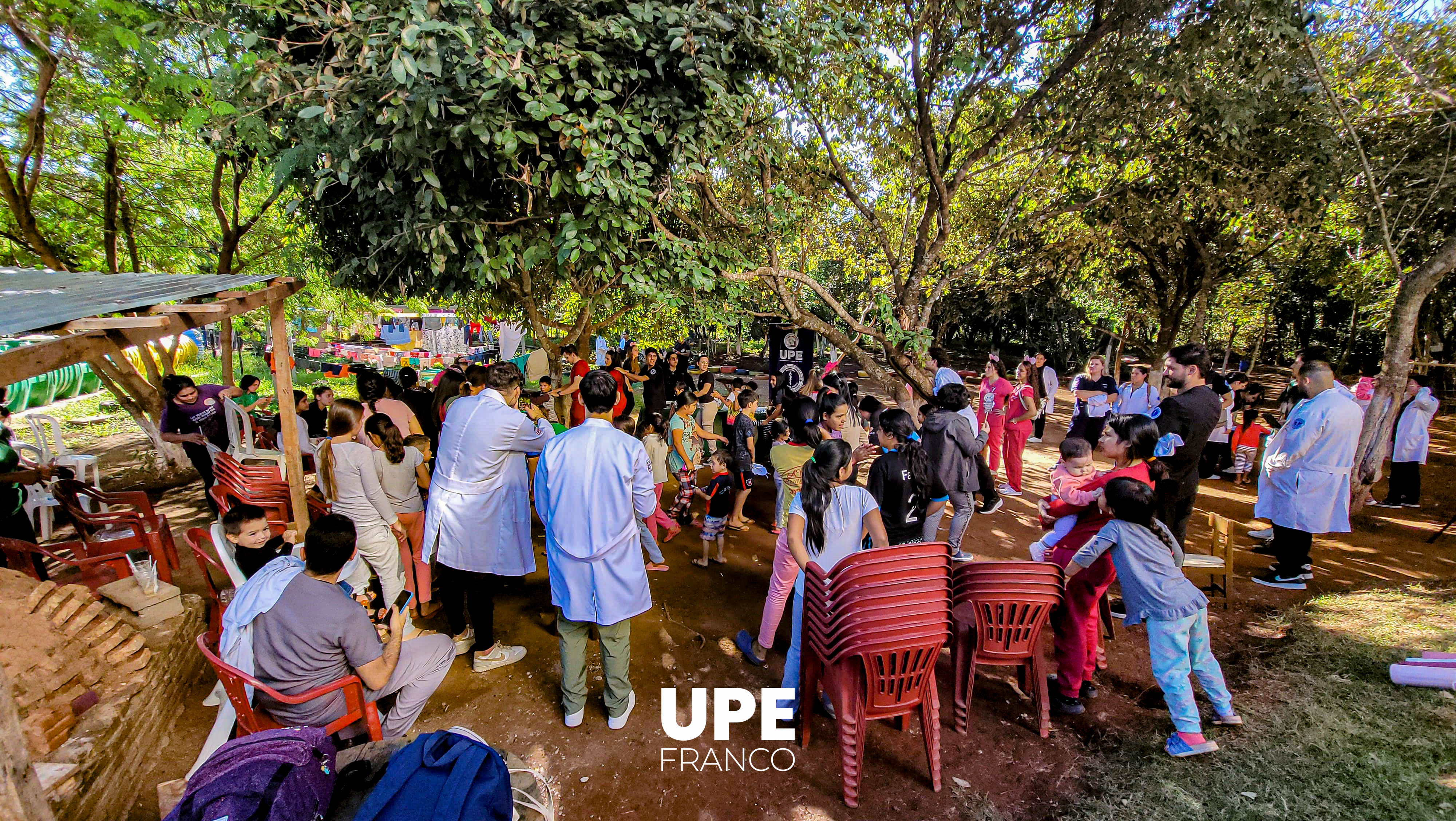 Proyecto Manos que cuidan, corazones que sanan: Extensión universitaria en la Fundación Las Tías