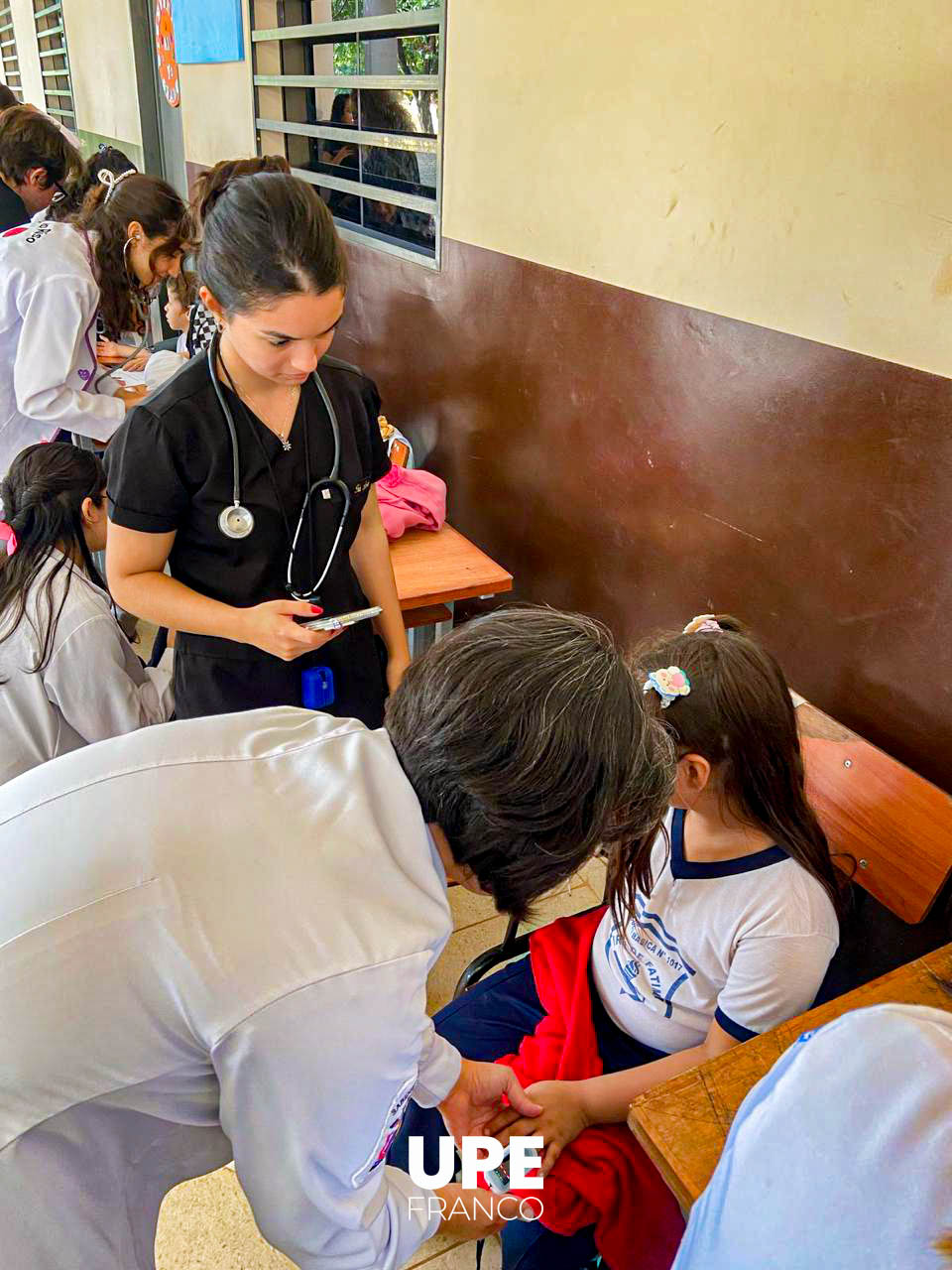  Jornada de inspección médica: Alumnos de Medicina aplican conocimientos en la comunidad escolar