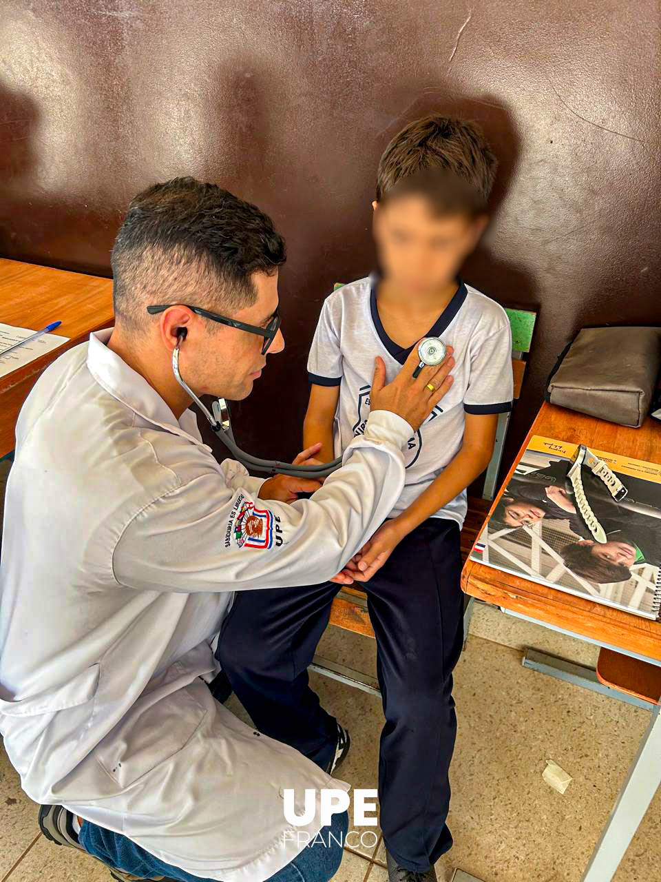  Jornada de inspección médica: Alumnos de Medicina aplican conocimientos en la comunidad escolar