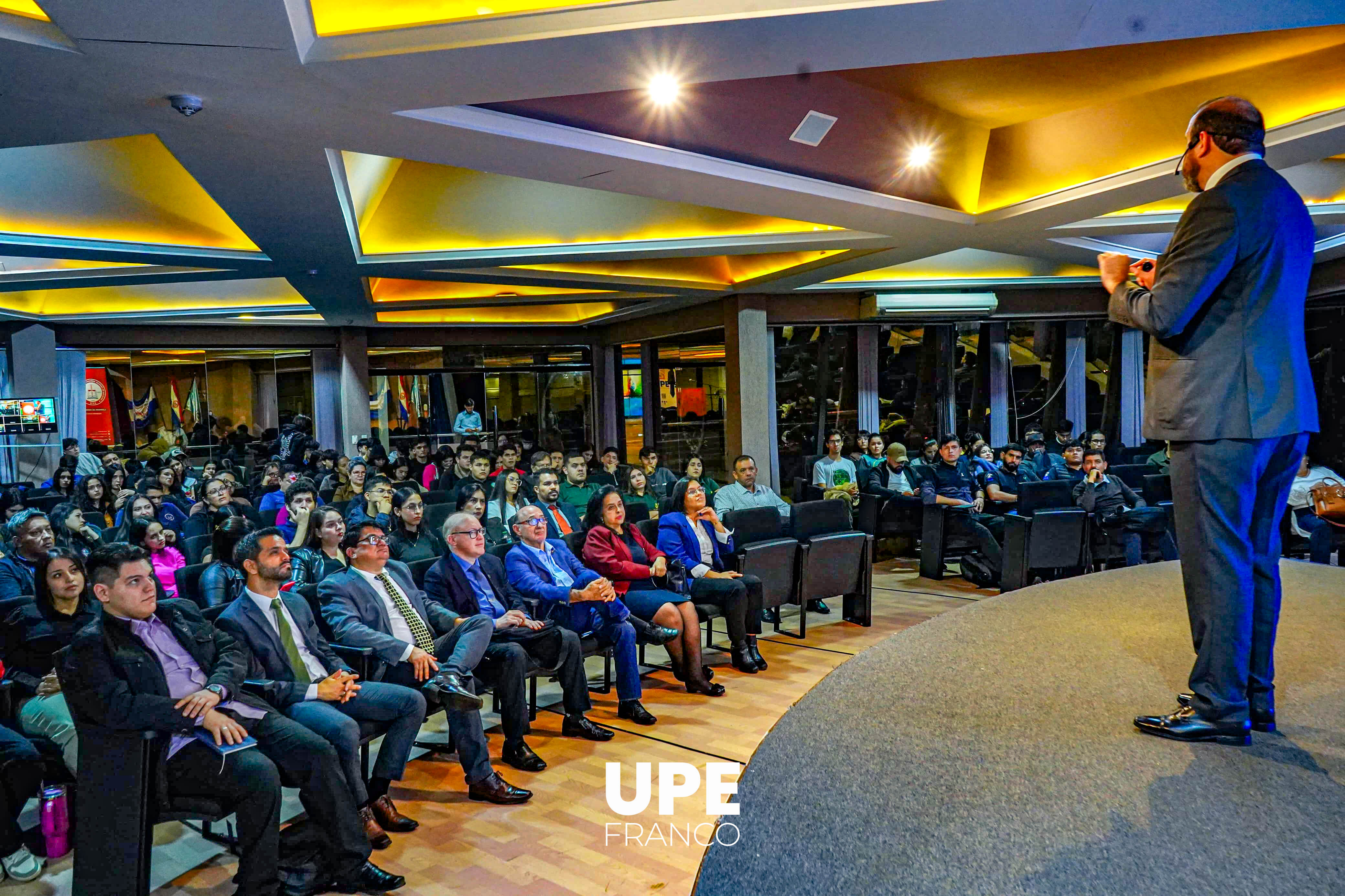 Conferencia Magistral sobre Cambio Climático: Presentación de proyecto de investigación multidisciplinario y multiestamentario