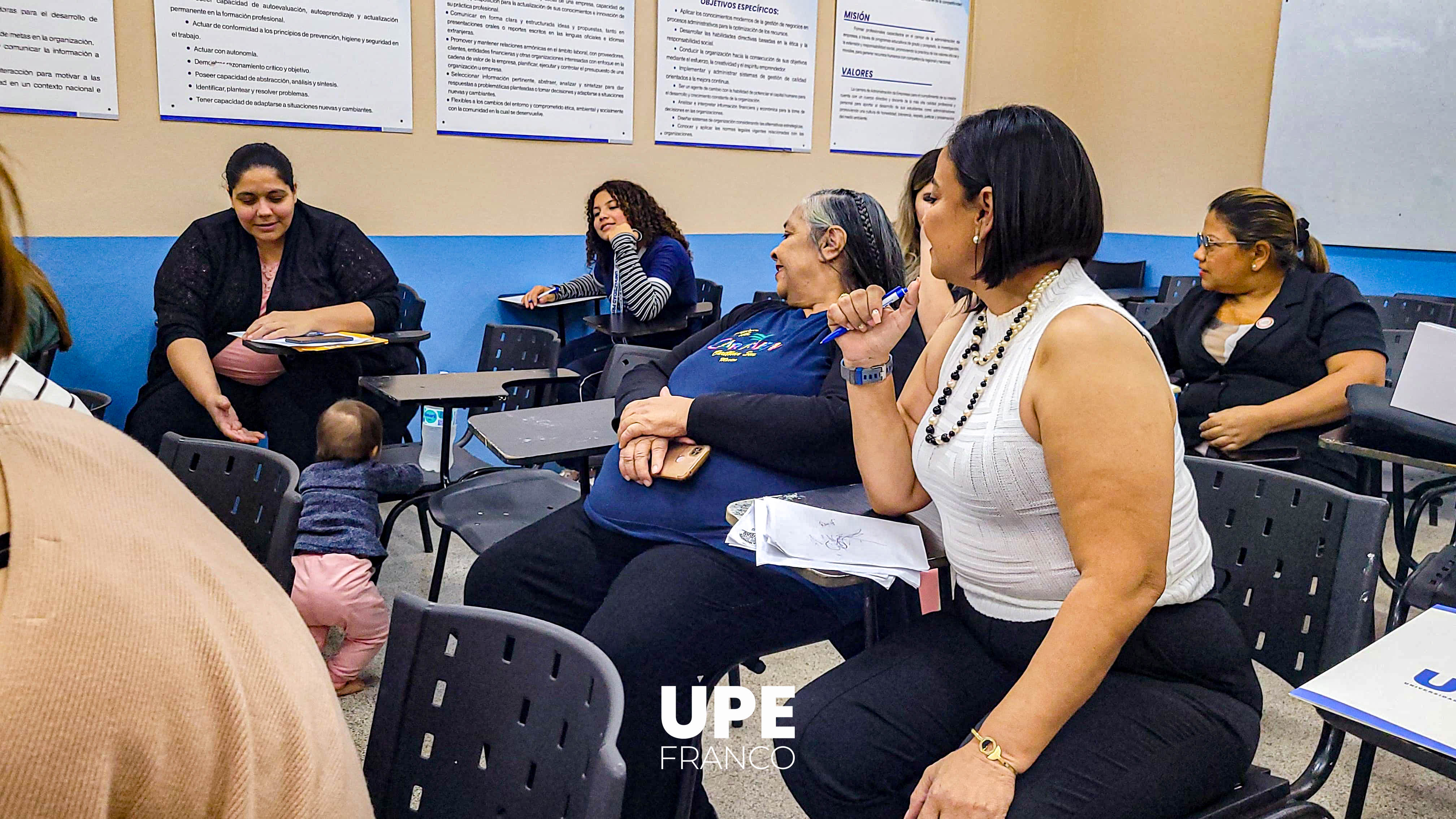 “Maquillaje sin secretos”: Formación, belleza y homenaje a las madres en UPE Franco