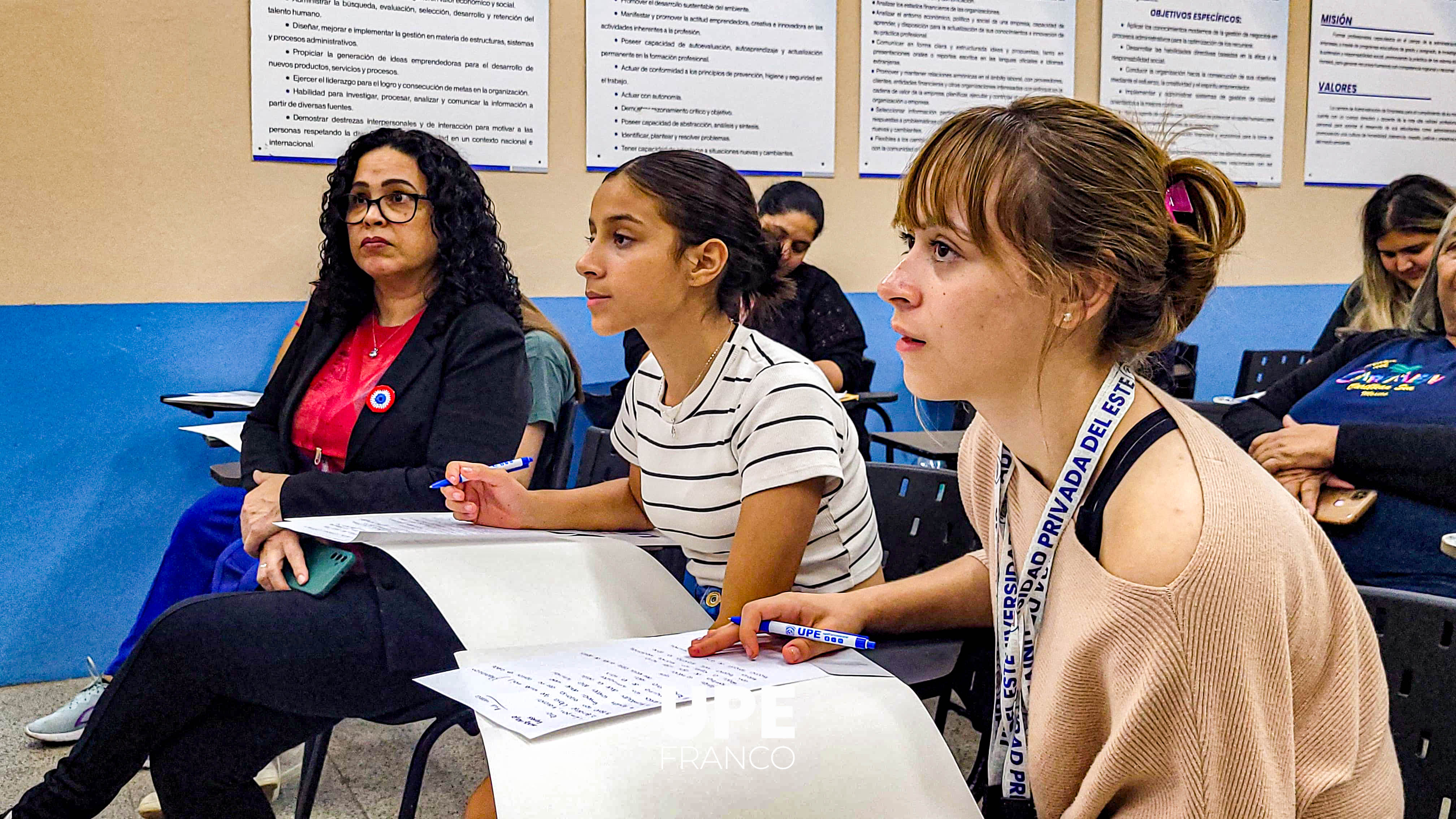 “Maquillaje sin secretos”: Formación, belleza y homenaje a las madres en UPE Franco