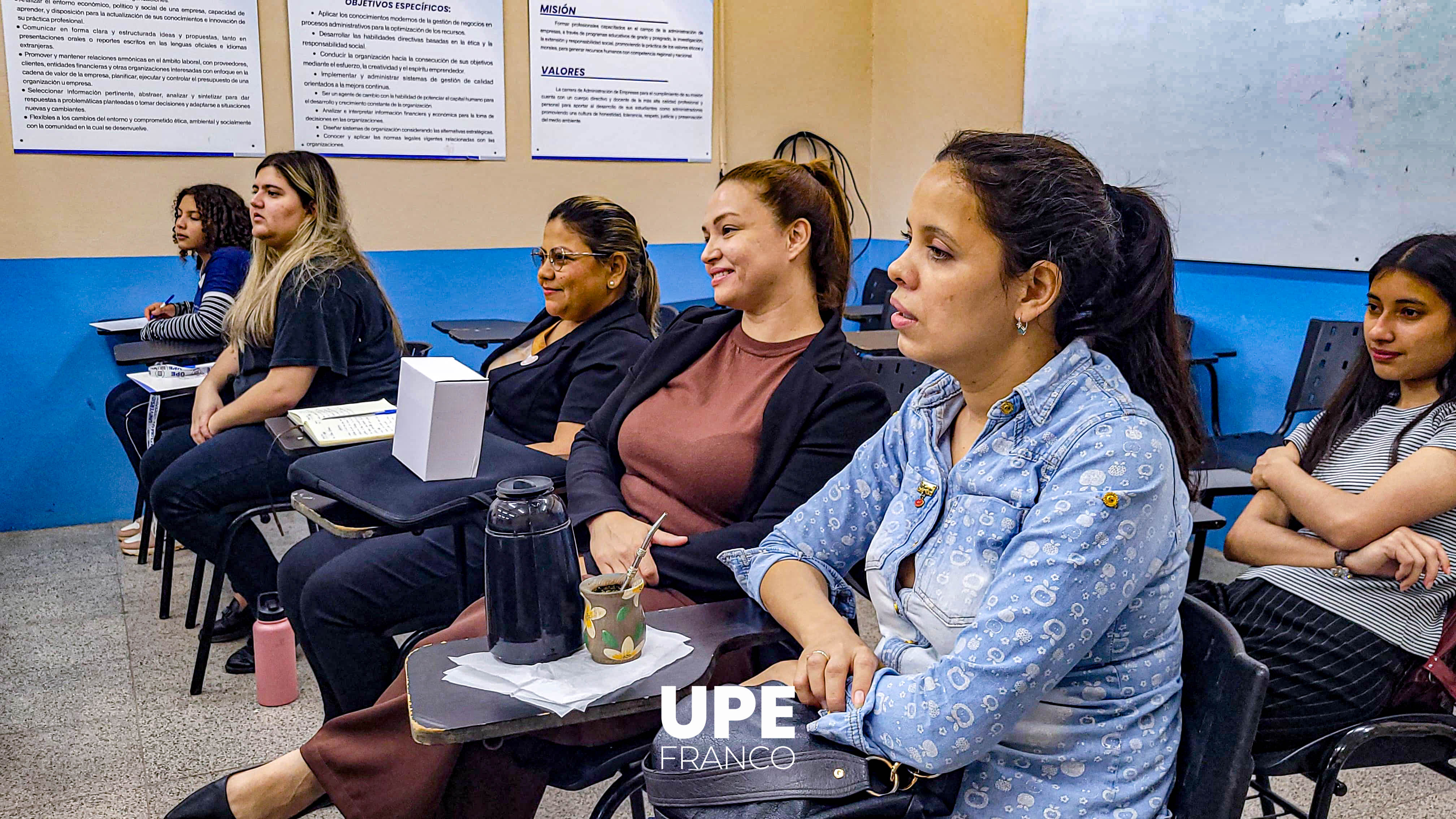 “Maquillaje sin secretos”: Formación, belleza y homenaje a las madres en UPE Franco