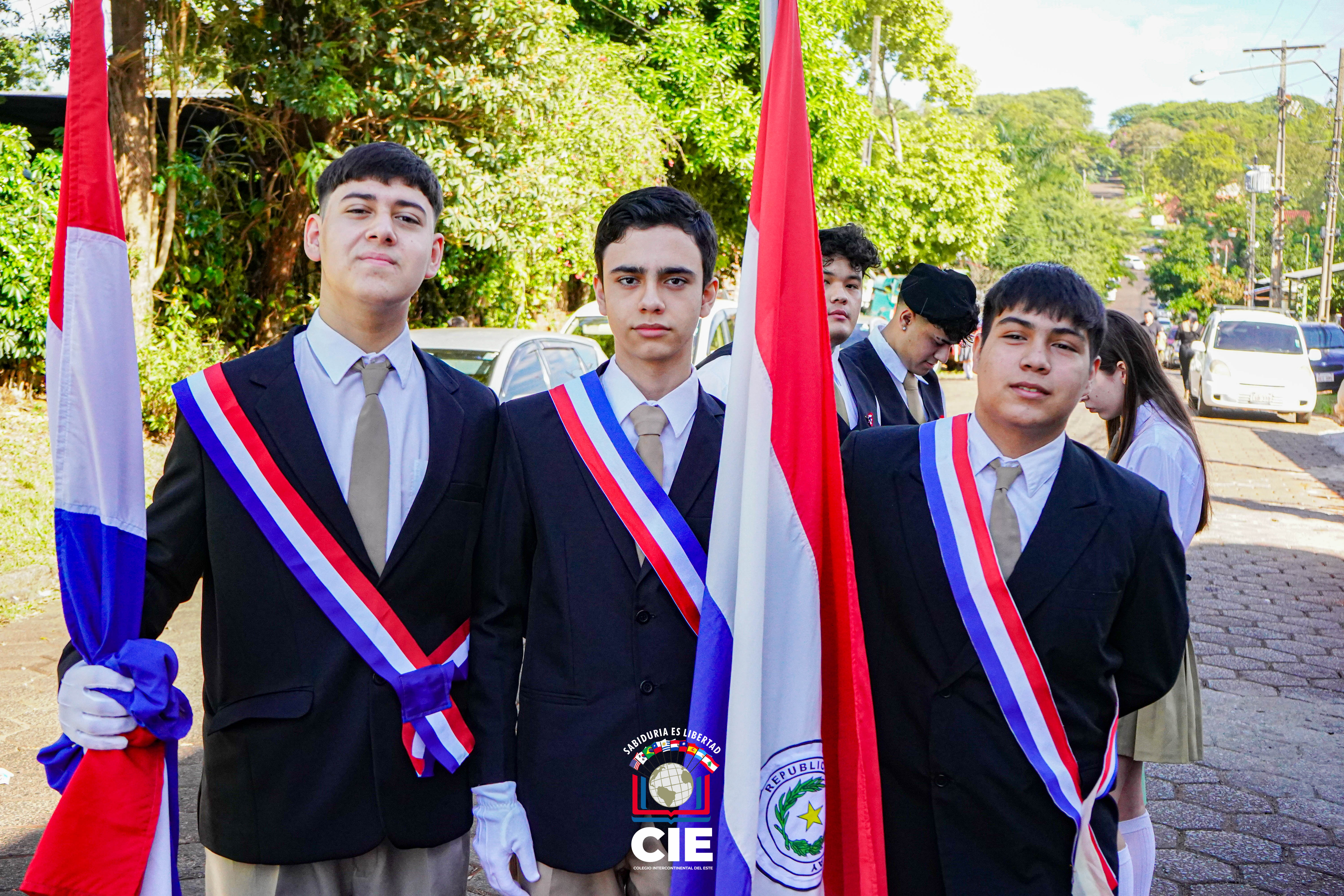 Desfile por los 214 años de Independencia Nacional: Colegio Intercontinental del Este presente