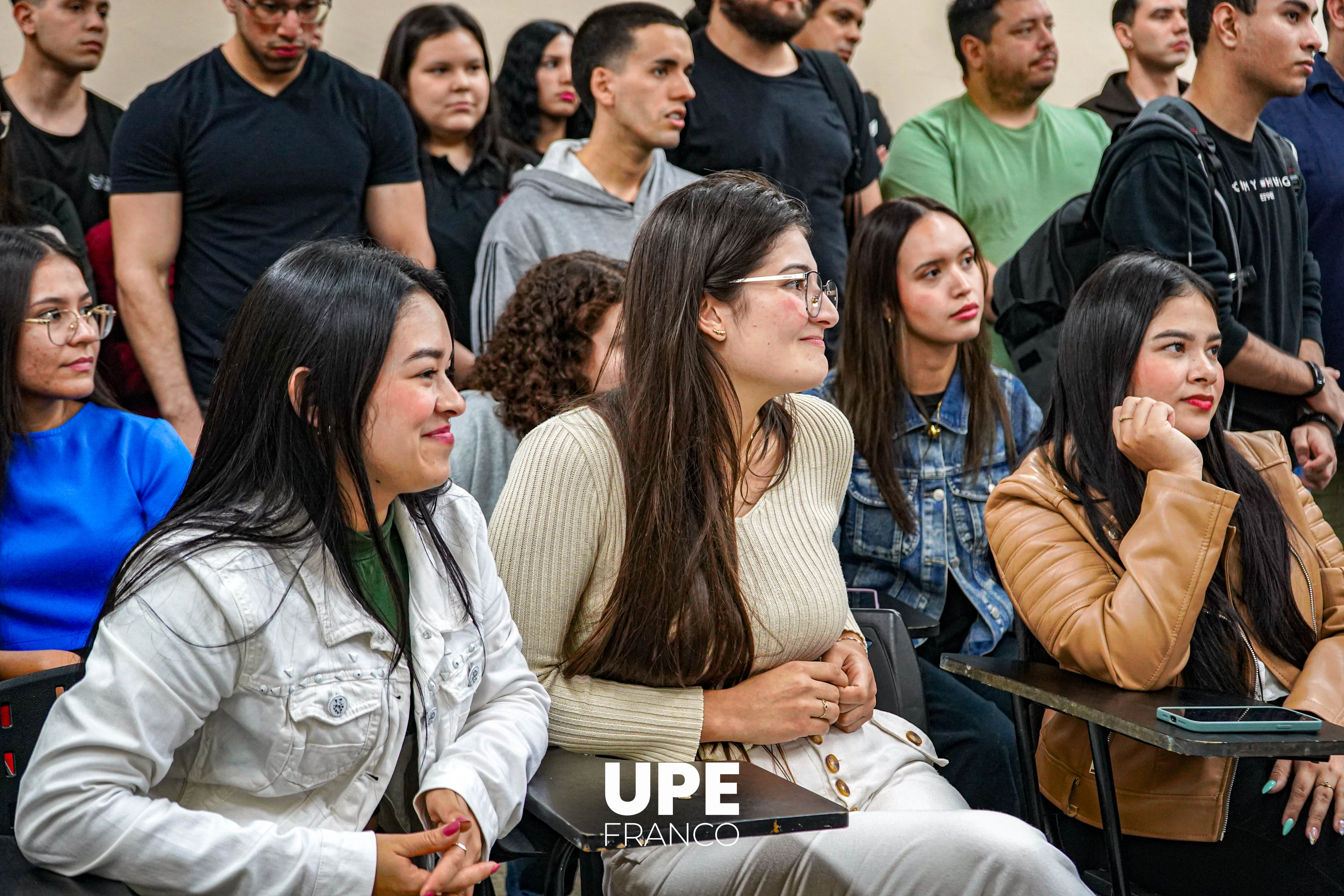 Acto de Reconocimiento al Dr. Justo Caballero Irala por 30 años de docencia en la UPE