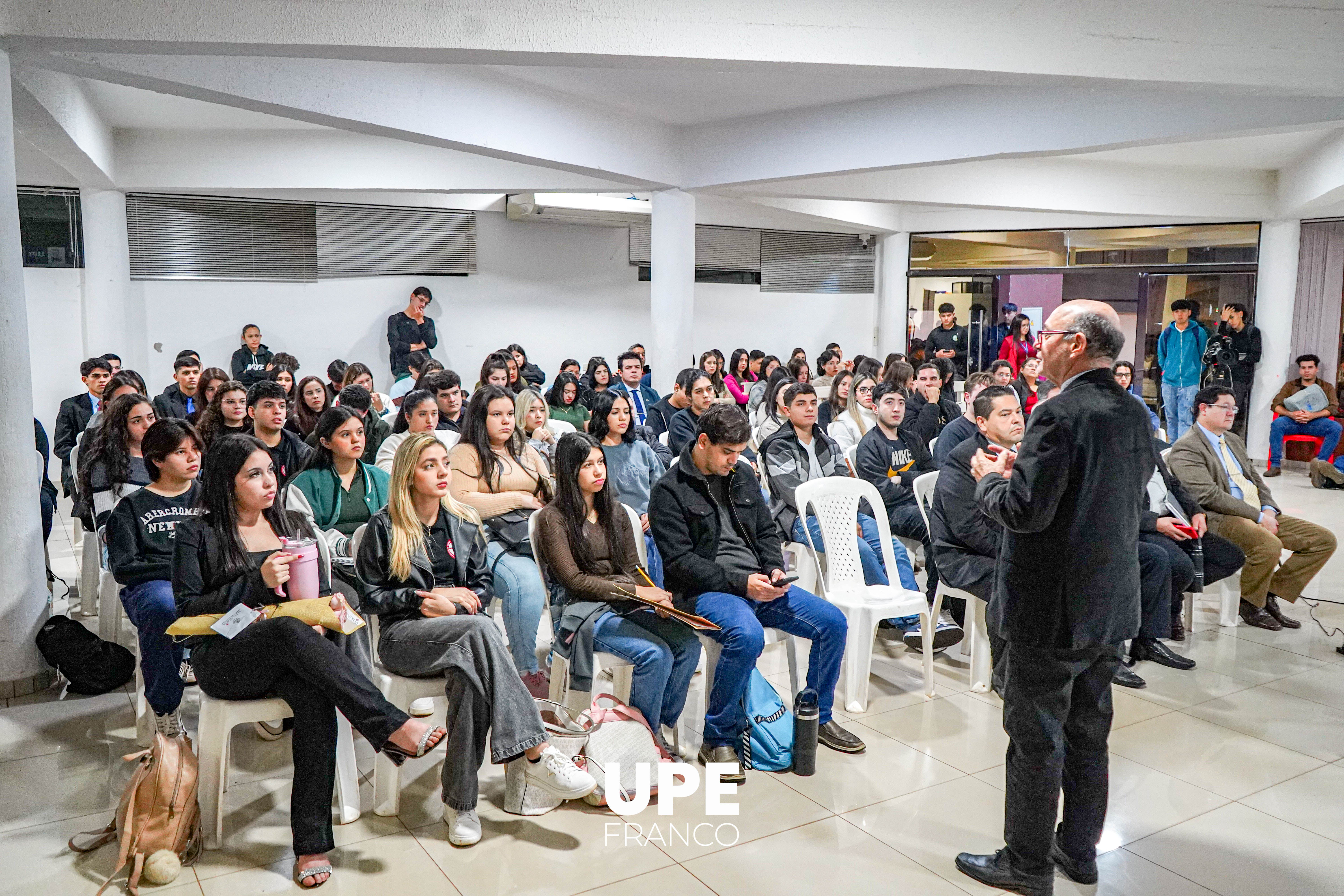 Exhibición del documental “Una vida en nuestro planeta” promueve reflexión sobre cambio climático