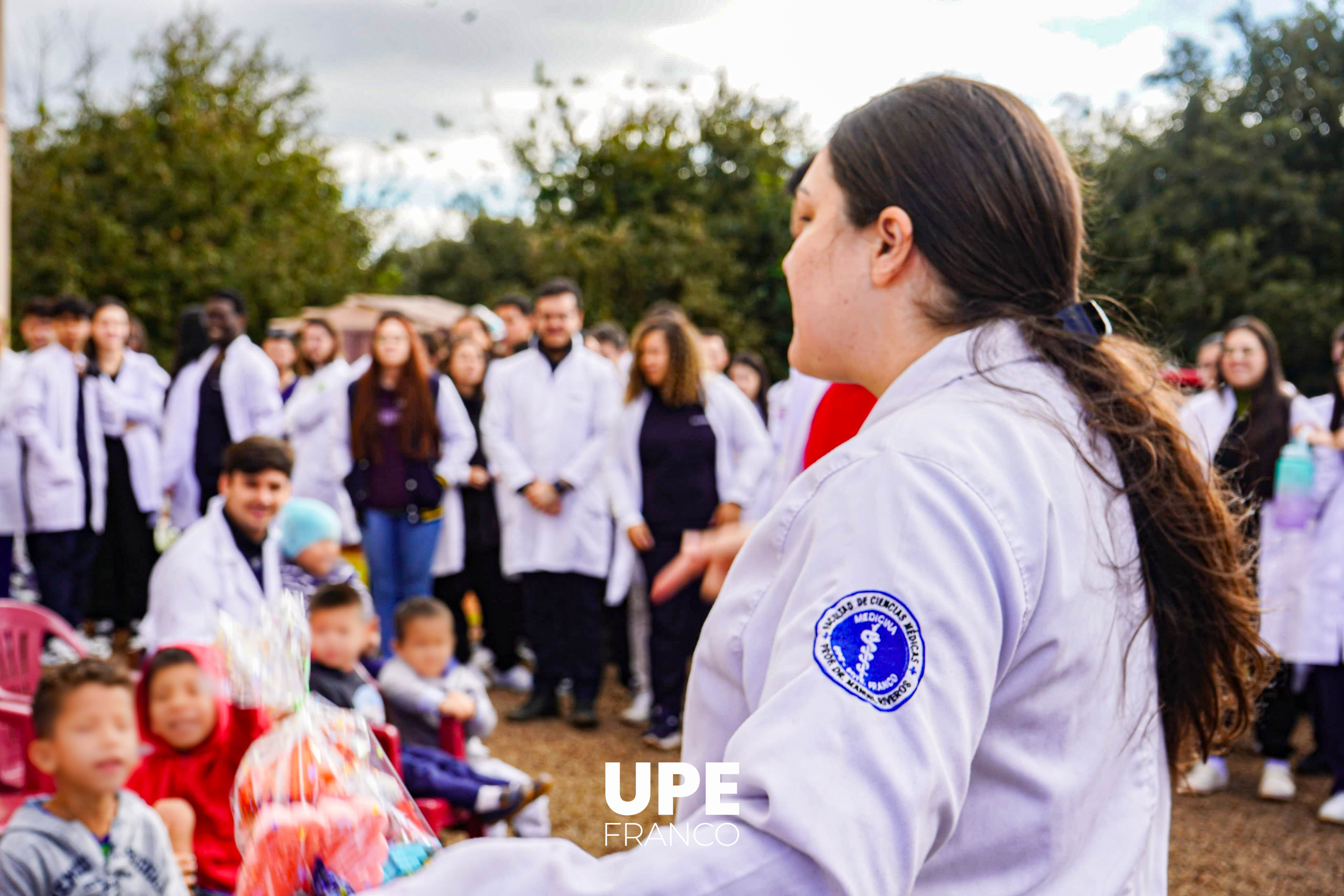 Proyecto Células solidarias: Jornada educativa y entrega de donaciones en la Fundación Las Tías