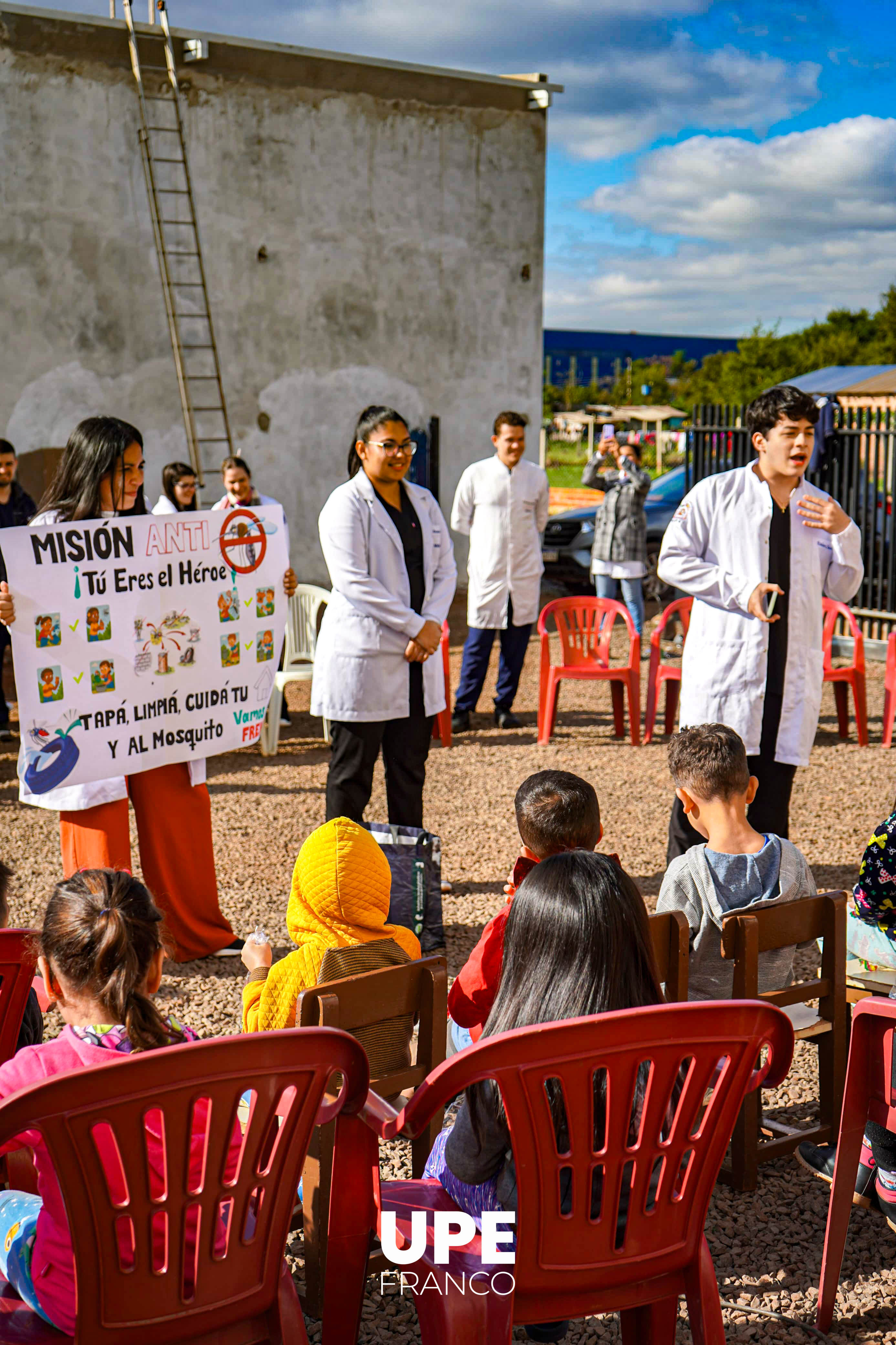 Proyecto Células solidarias: Jornada educativa y entrega de donaciones en la Fundación Las Tías