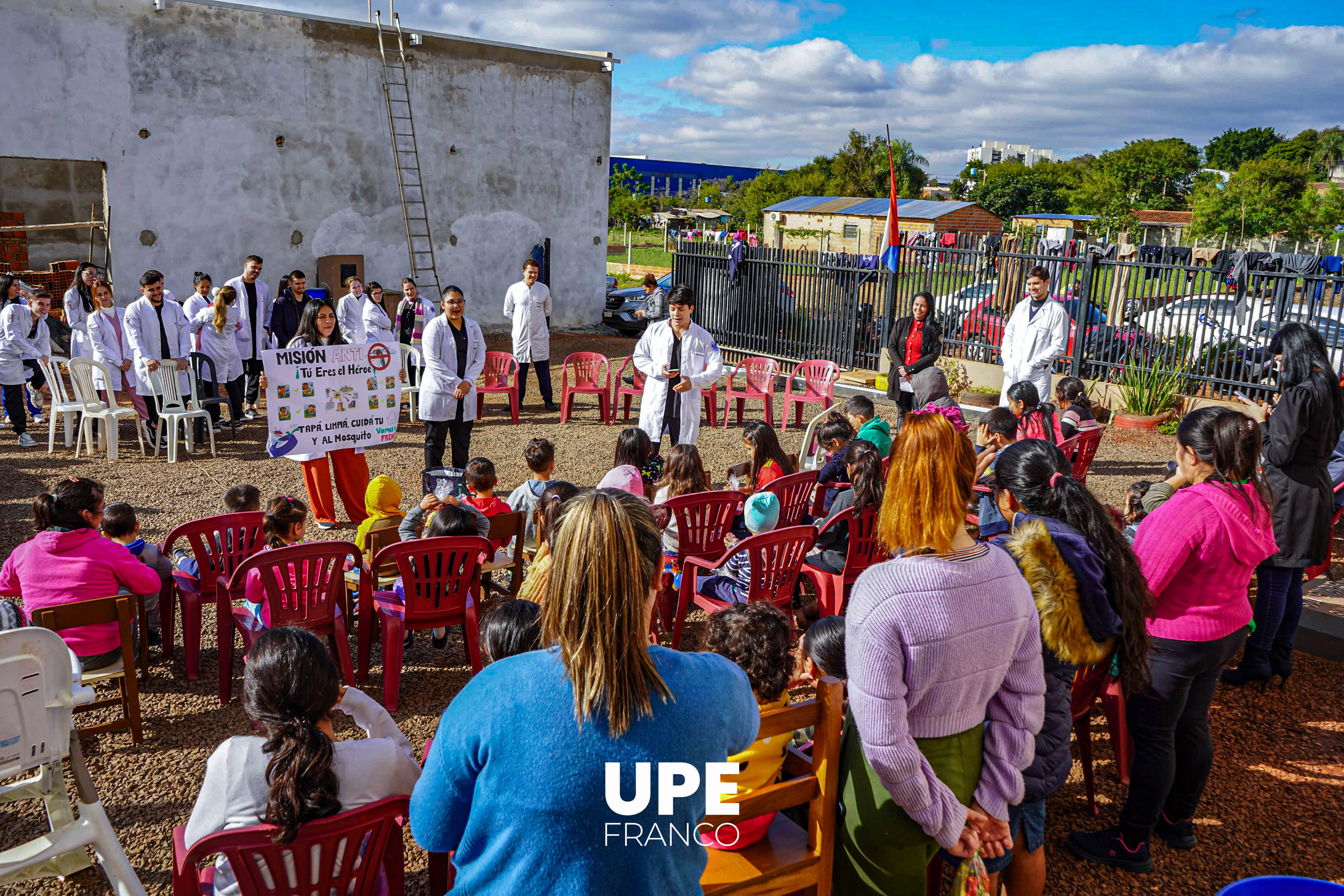 Proyecto Células solidarias: Jornada educativa y entrega de donaciones en la Fundación Las Tías