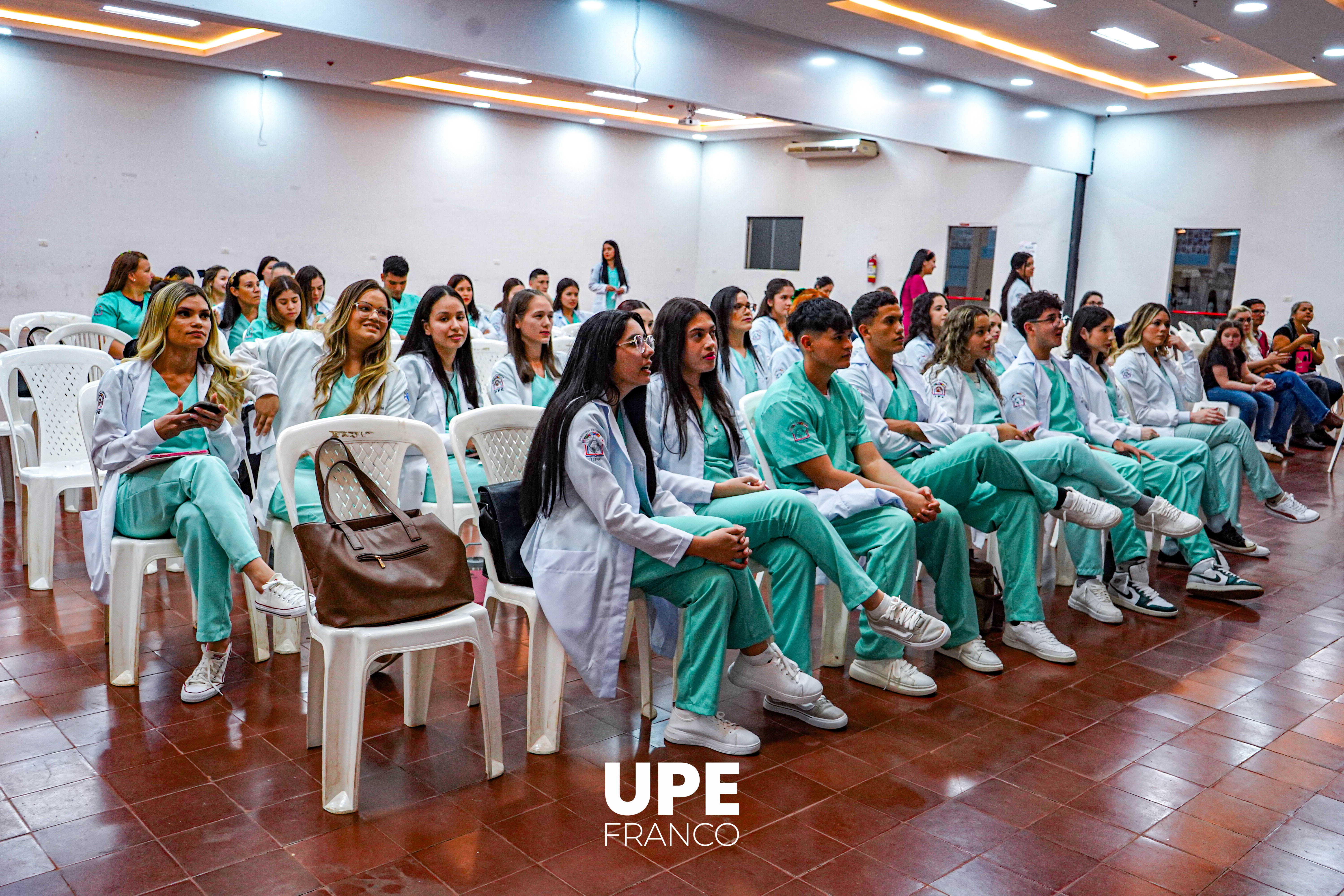 Tarde de Mujeres: Estudiantes de Nutrición informan sobre la Salud Hormonal Femenina