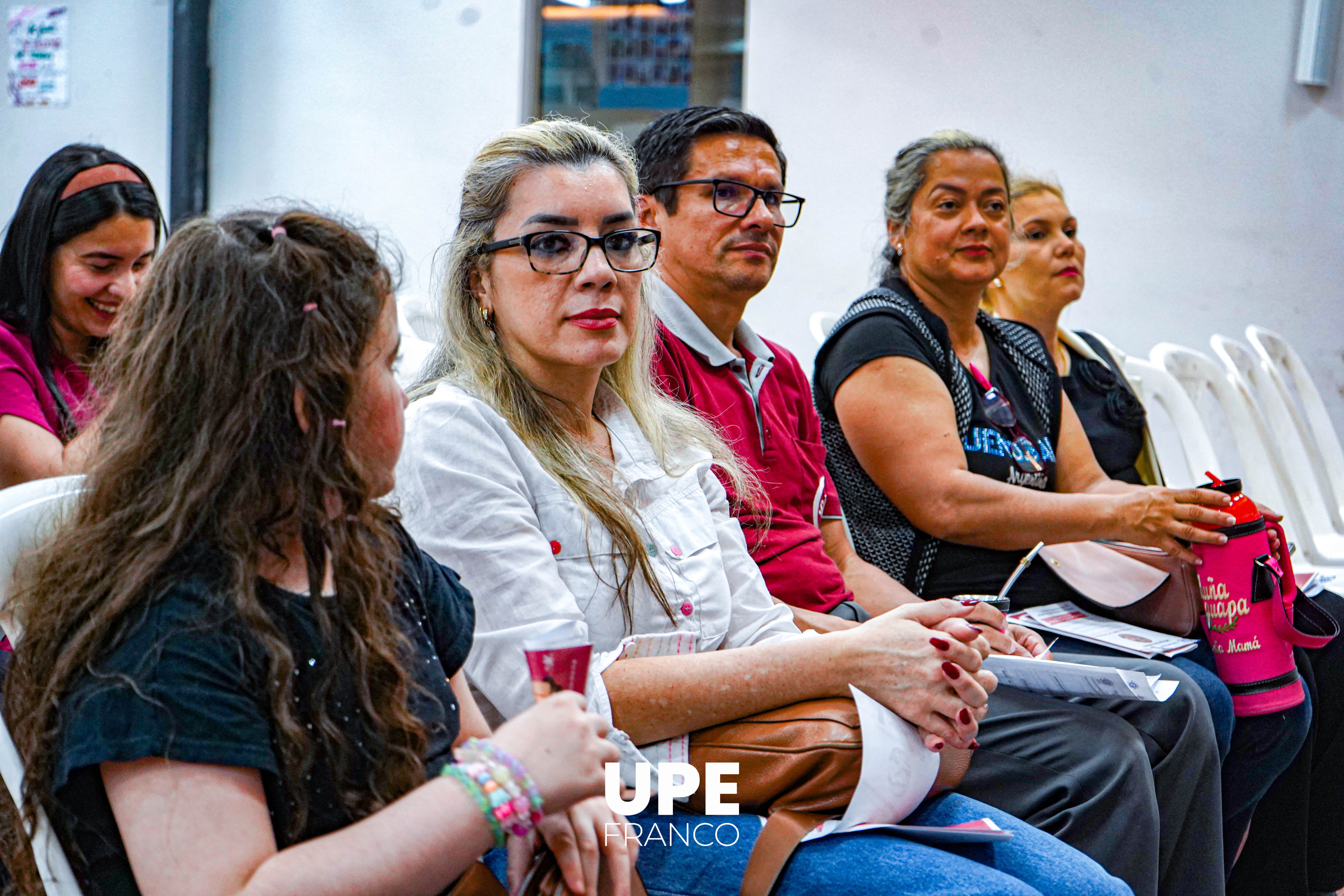 Tarde de Mujeres: Estudiantes de Nutrición informan sobre la Salud Hormonal Femenina