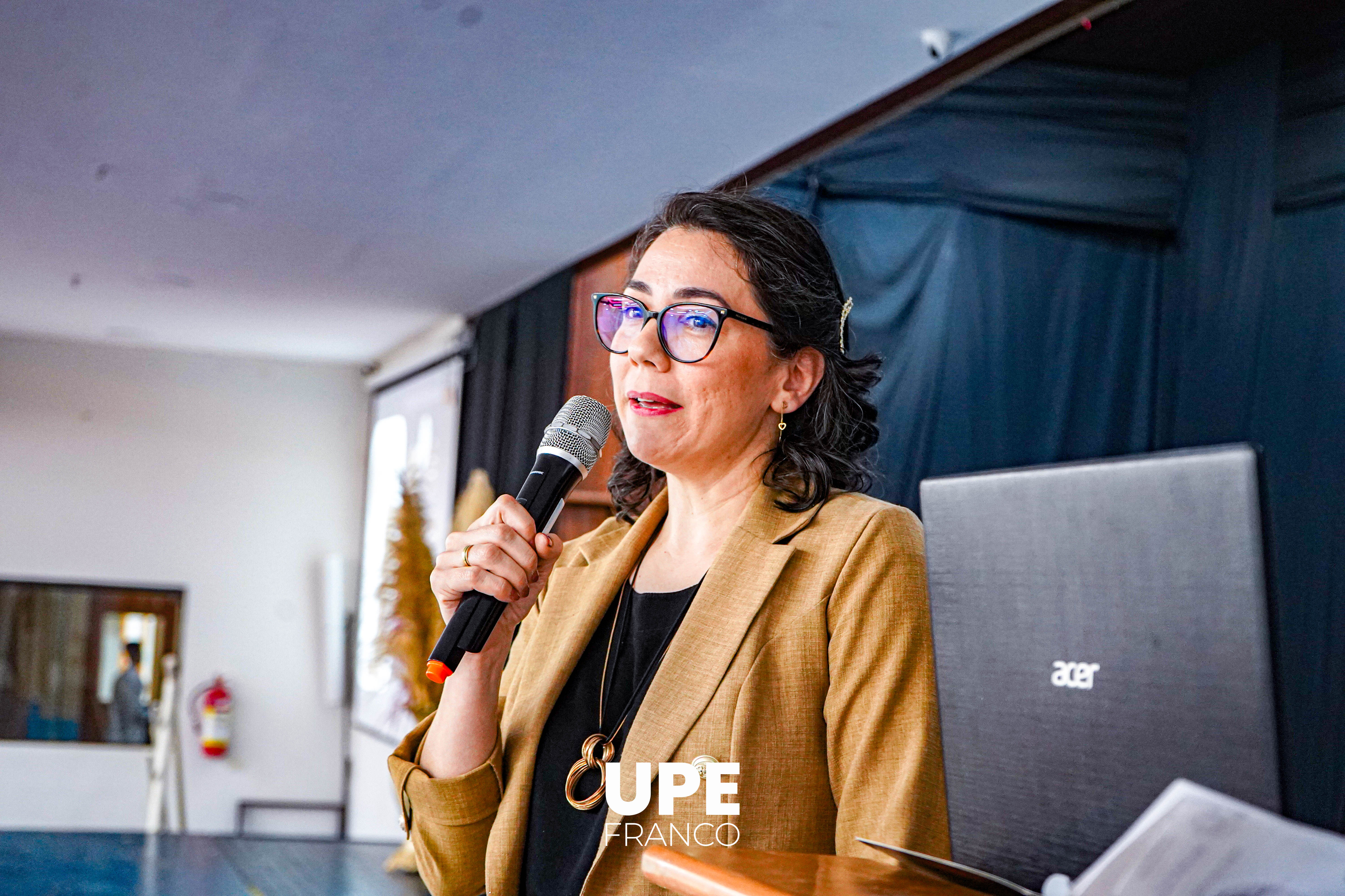 Tarde de Mujeres: Estudiantes de Nutrición informan sobre la Salud Hormonal Femenina