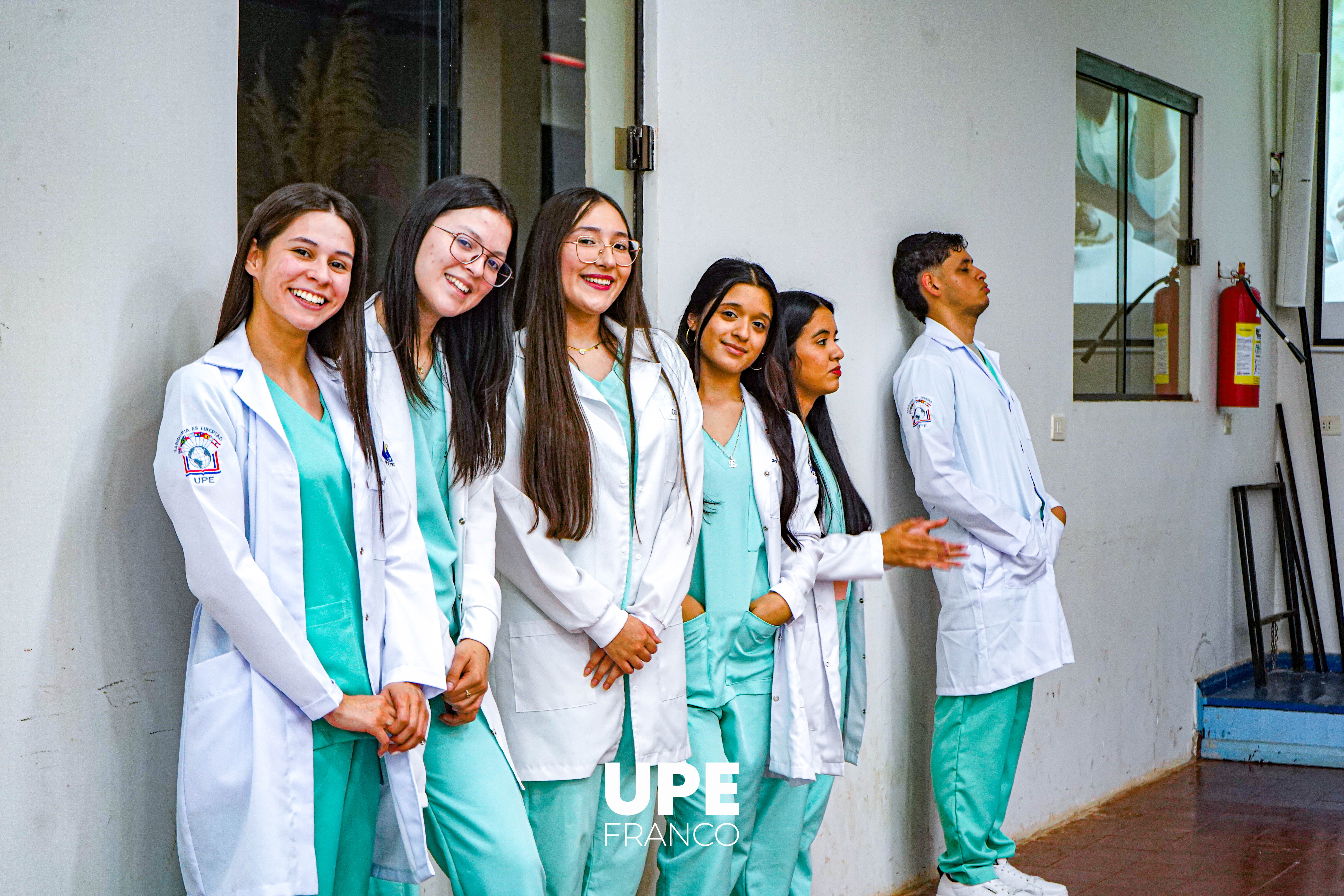 Tarde de Mujeres: Estudiantes de Nutrición informan sobre la Salud Hormonal Femenina