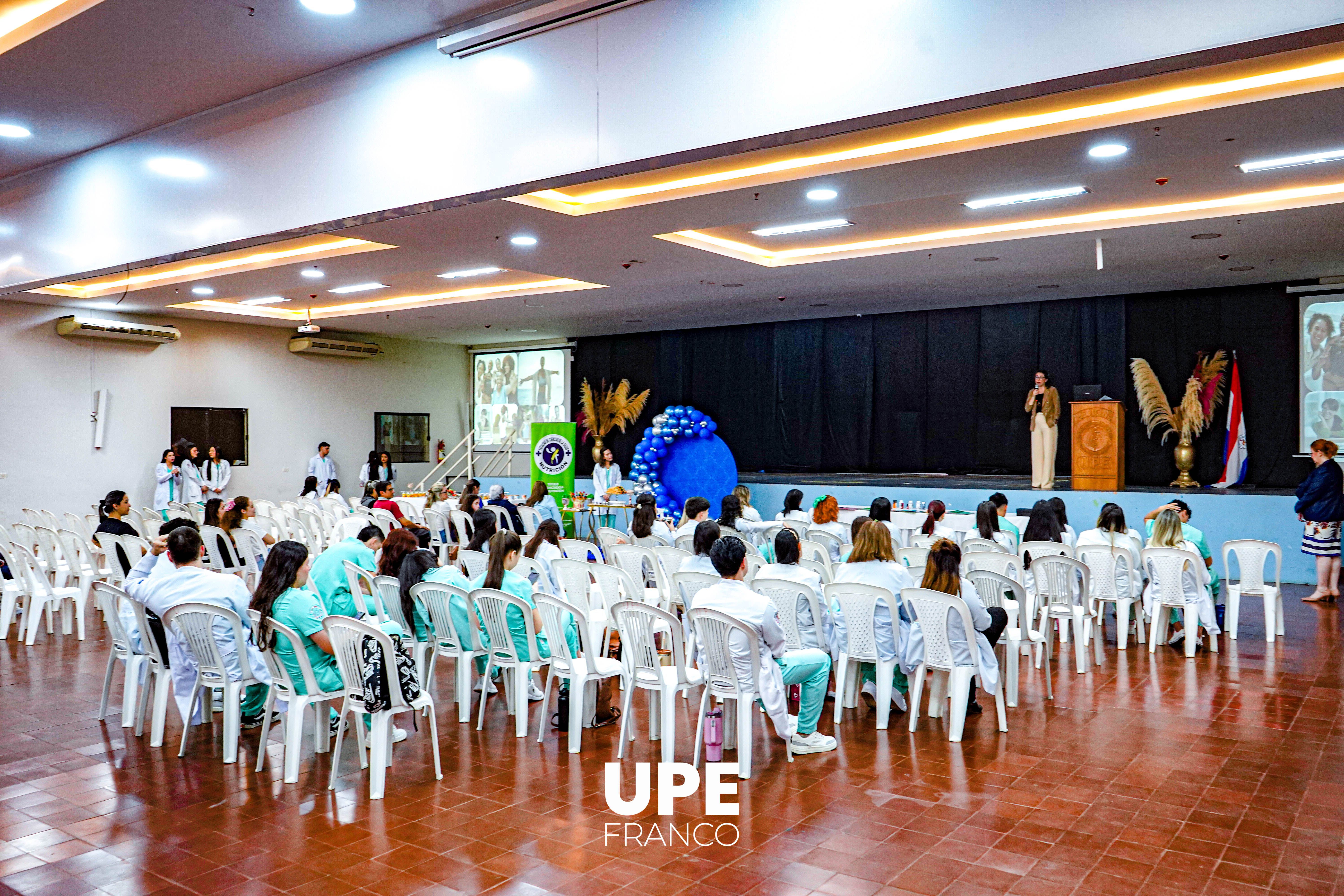 Tarde de Mujeres: Estudiantes de Nutrición informan sobre la Salud Hormonal Femenina