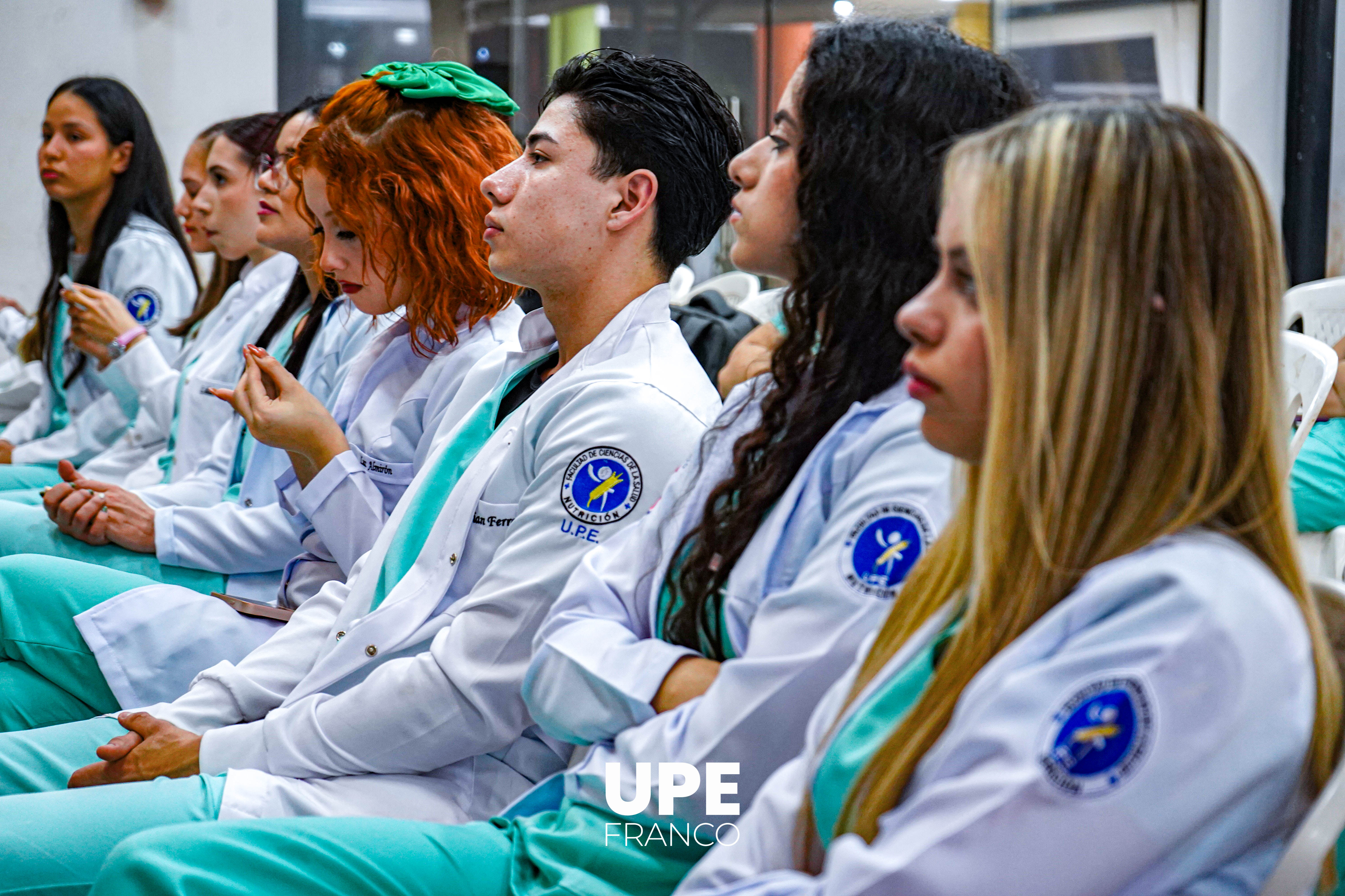 Tarde de Mujeres: Estudiantes de Nutrición informan sobre la Salud Hormonal Femenina