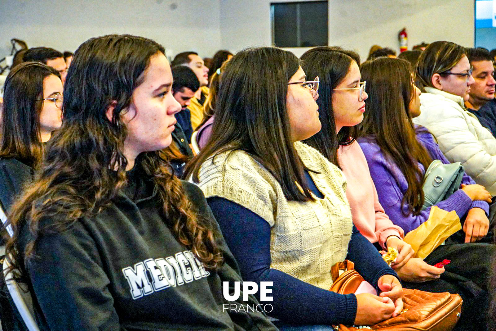 Estudiantes de Medicina UPE reciben capacitación en Primeros Auxilios