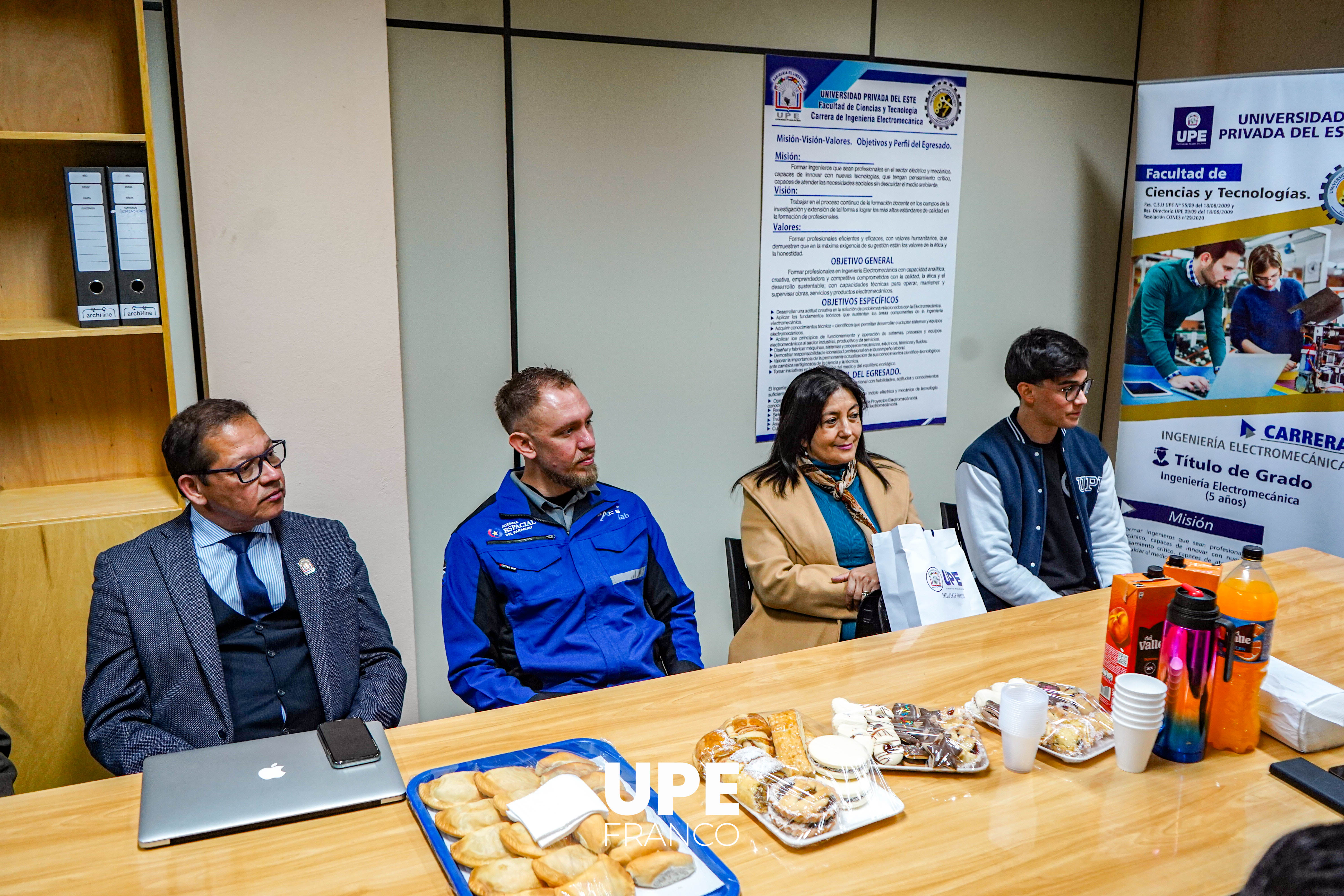 Reunión Estratégica entre autoridades de la Facultad de Ciencias y Tecnologías y la Agencia Espacial del Paraguay