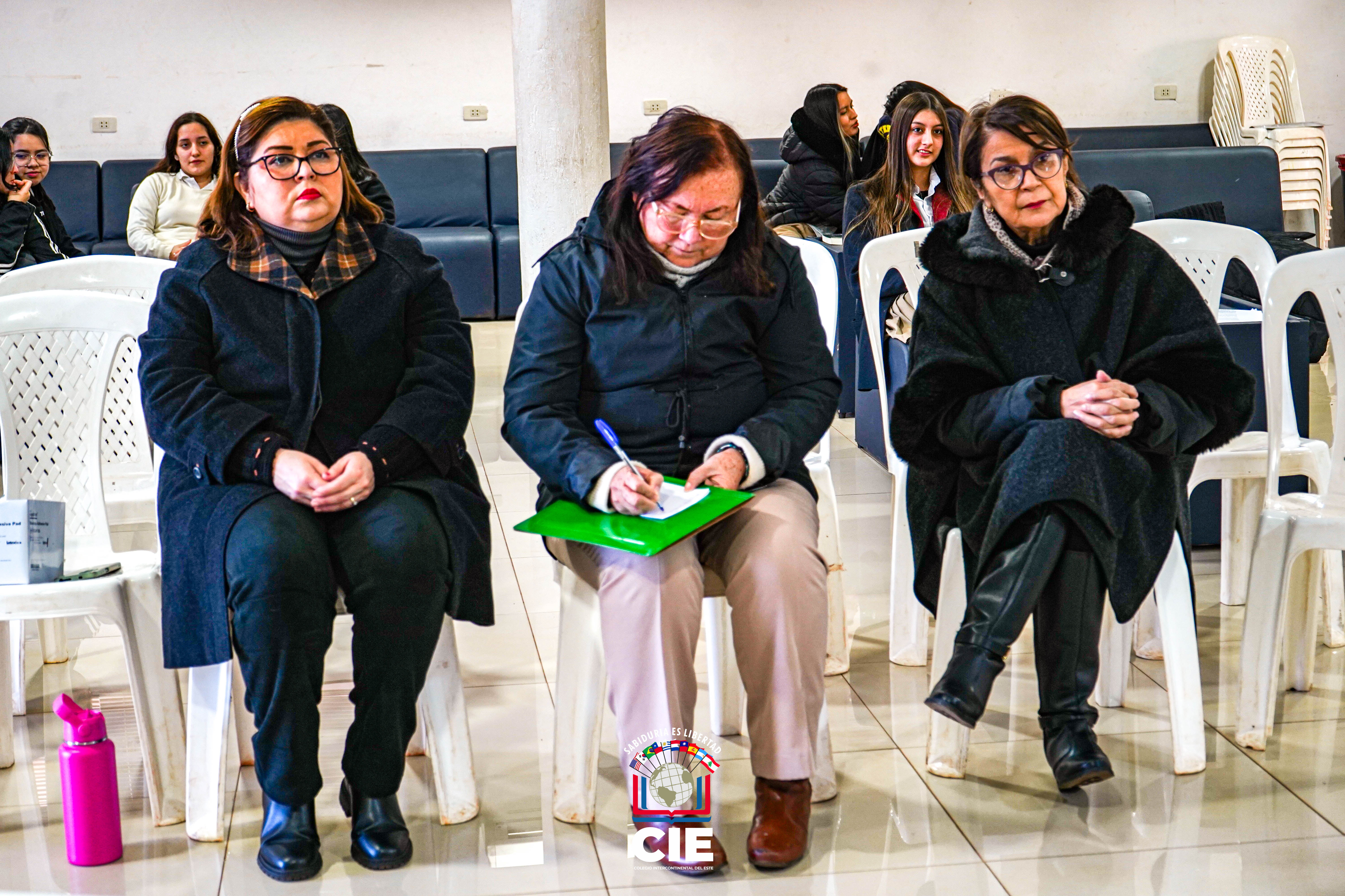 Primera jornada del Café Literario: Clausura del Proyecto Ñe'ery 