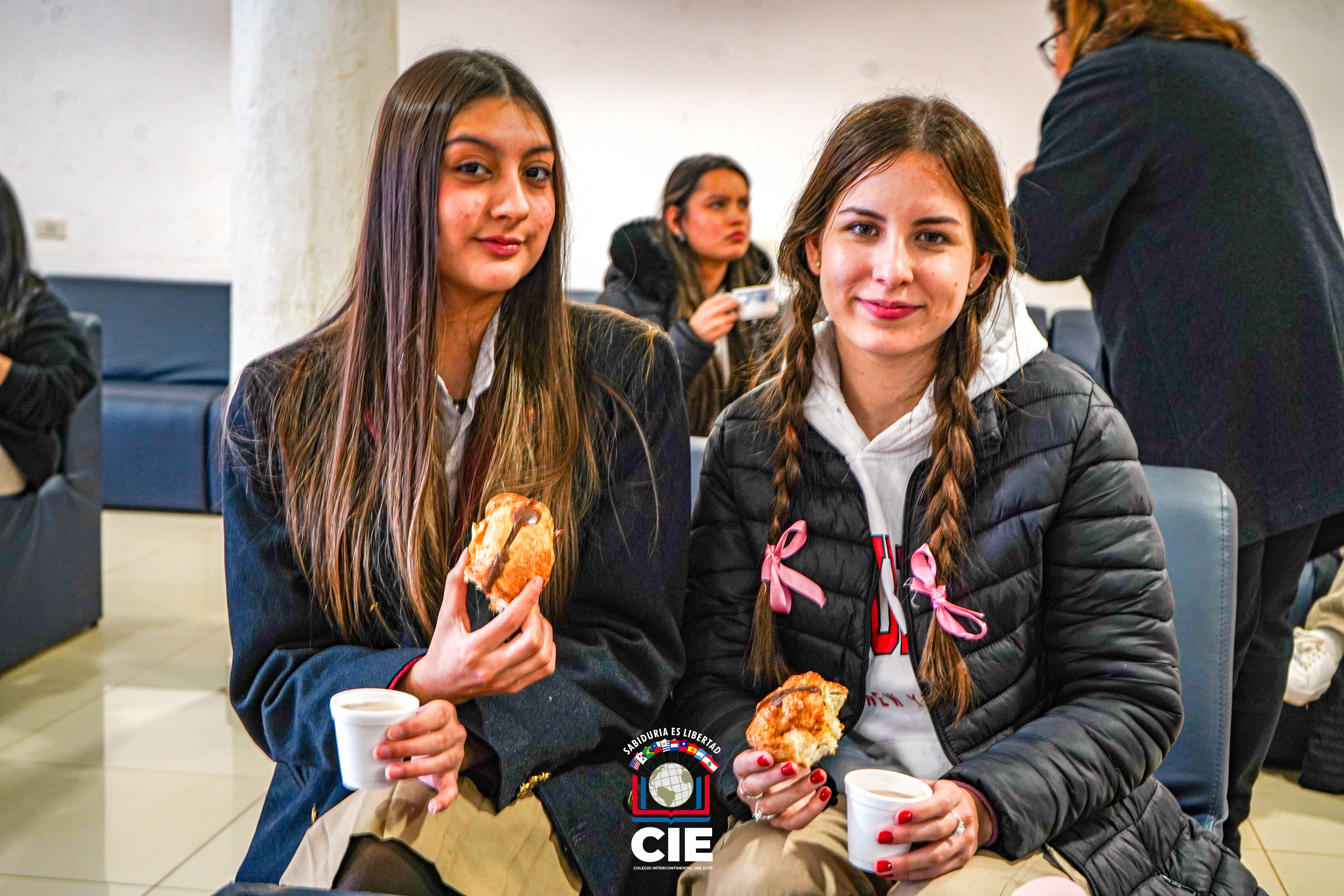 Primera jornada del Café Literario: Clausura del Proyecto Ñe'ery 