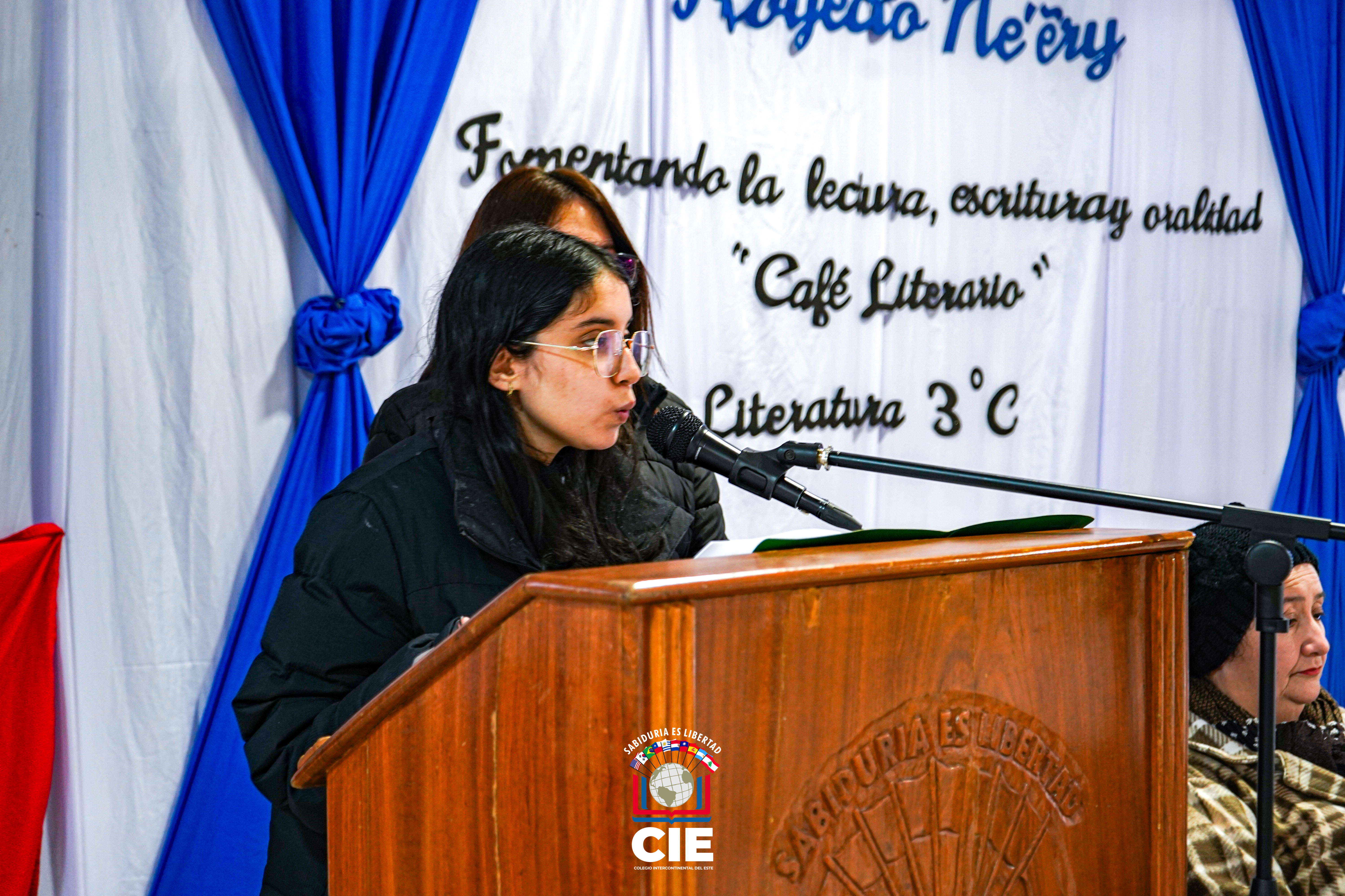 Primera jornada del Café Literario: Clausura del Proyecto Ñe'ery 